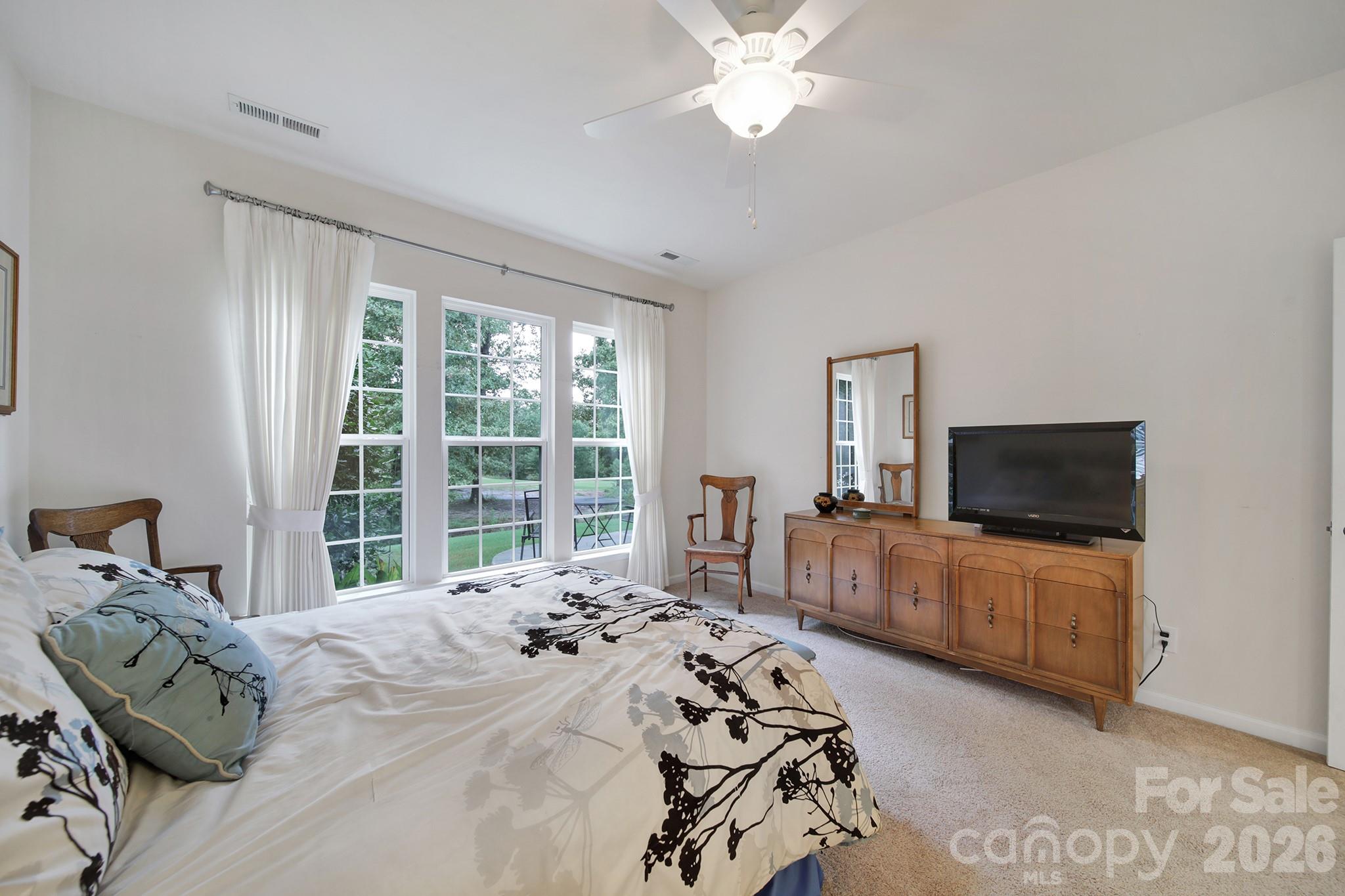 2047 Kennedy Drive