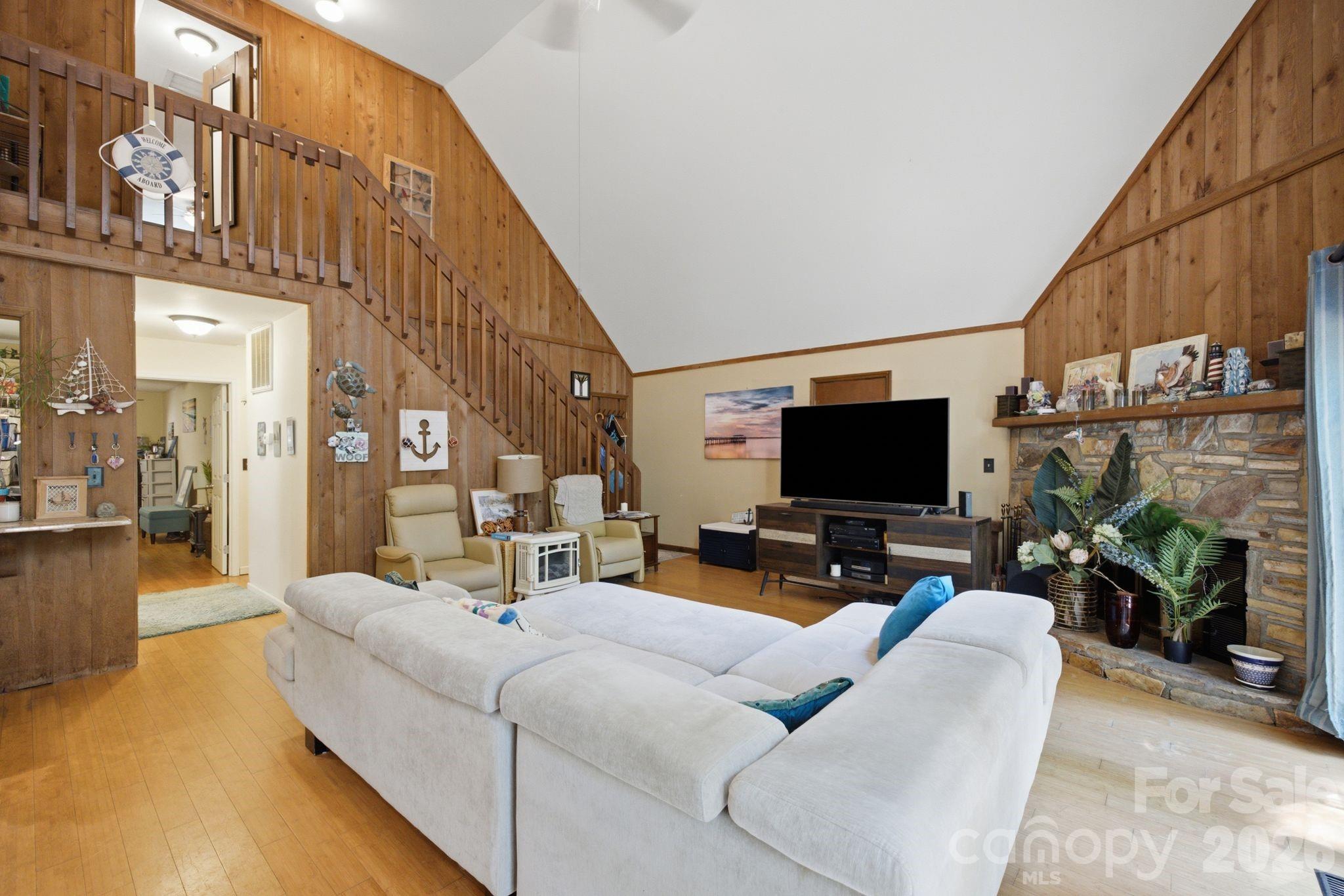 21235 Sandy Cove Road