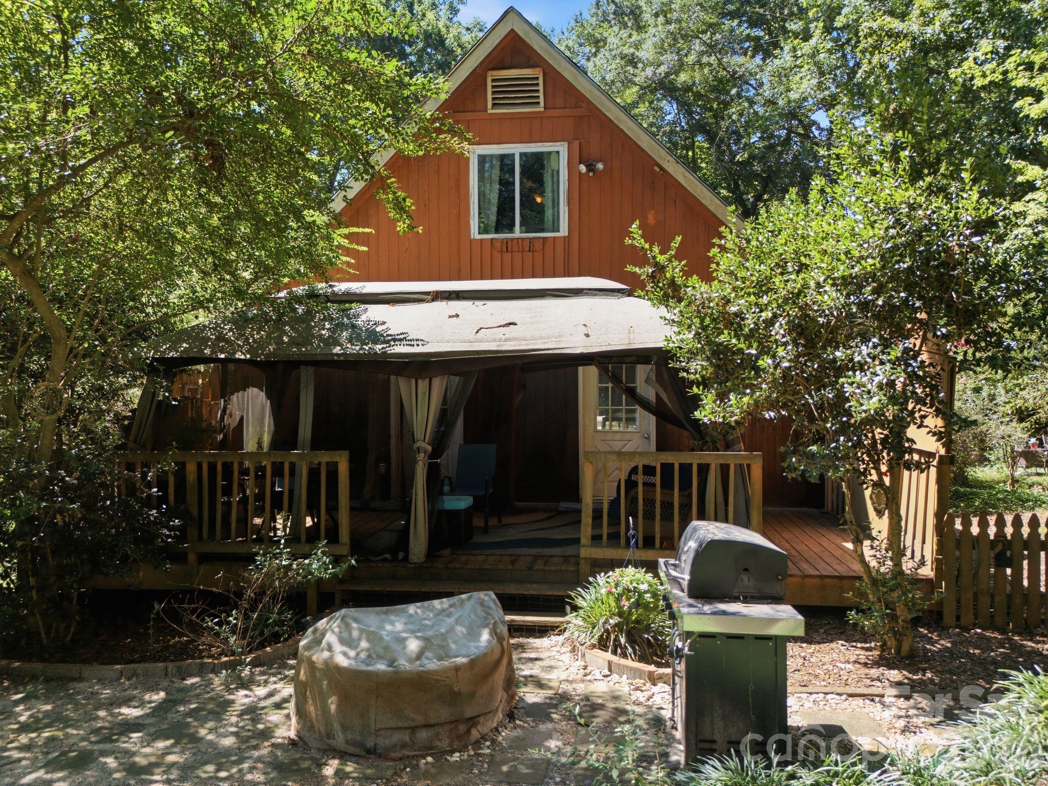 21235 Sandy Cove Road