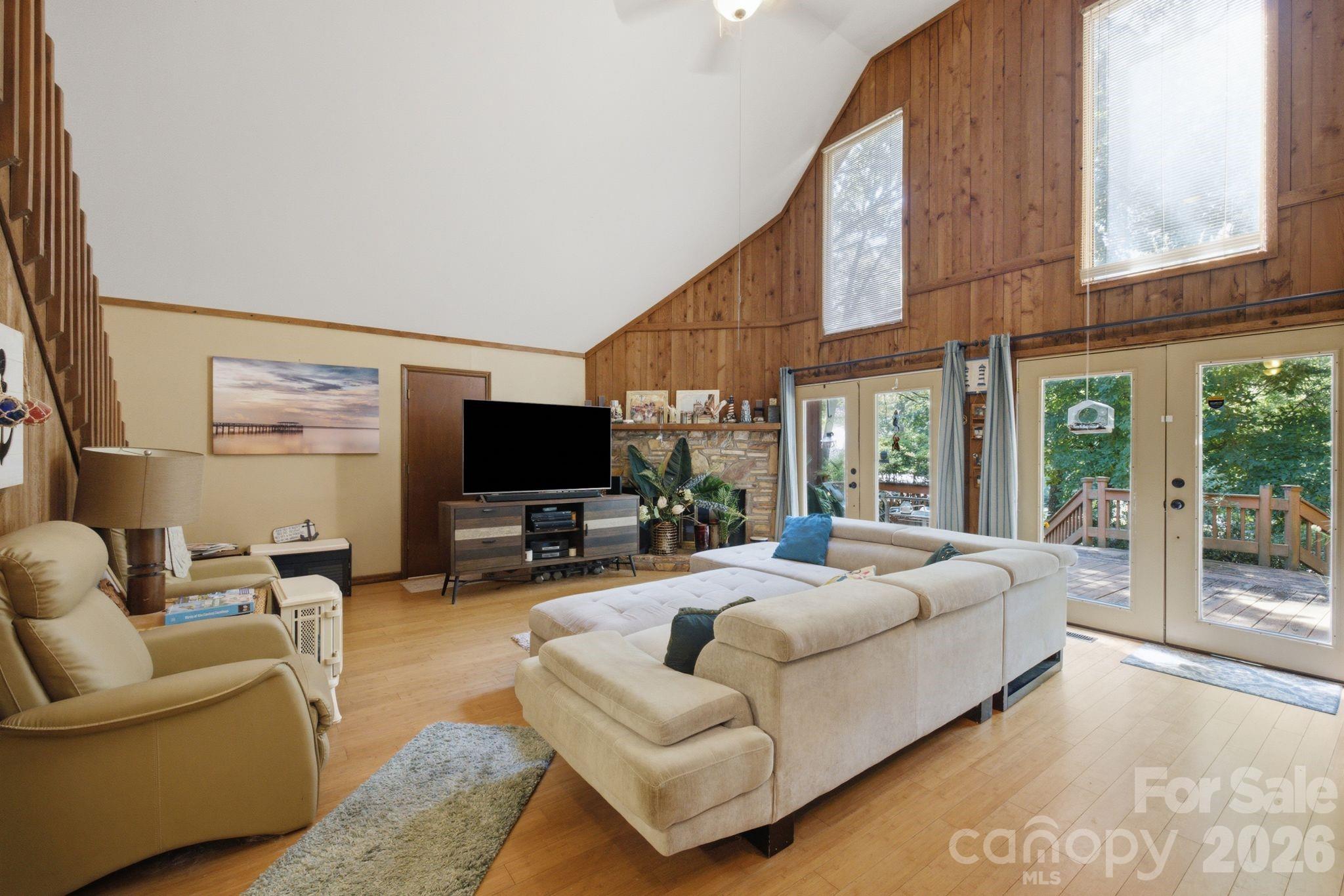 21235 Sandy Cove Road