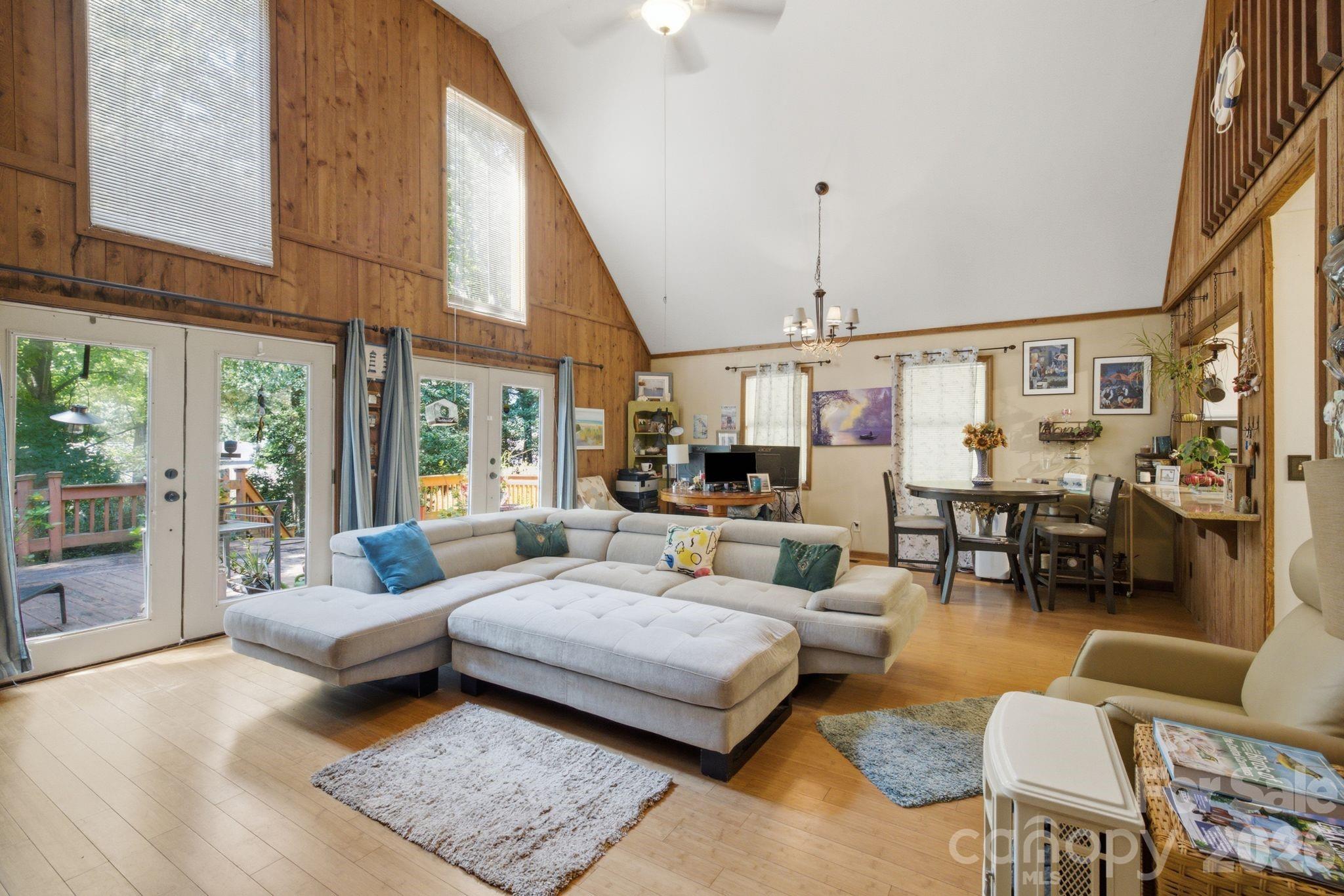 21235 Sandy Cove Road