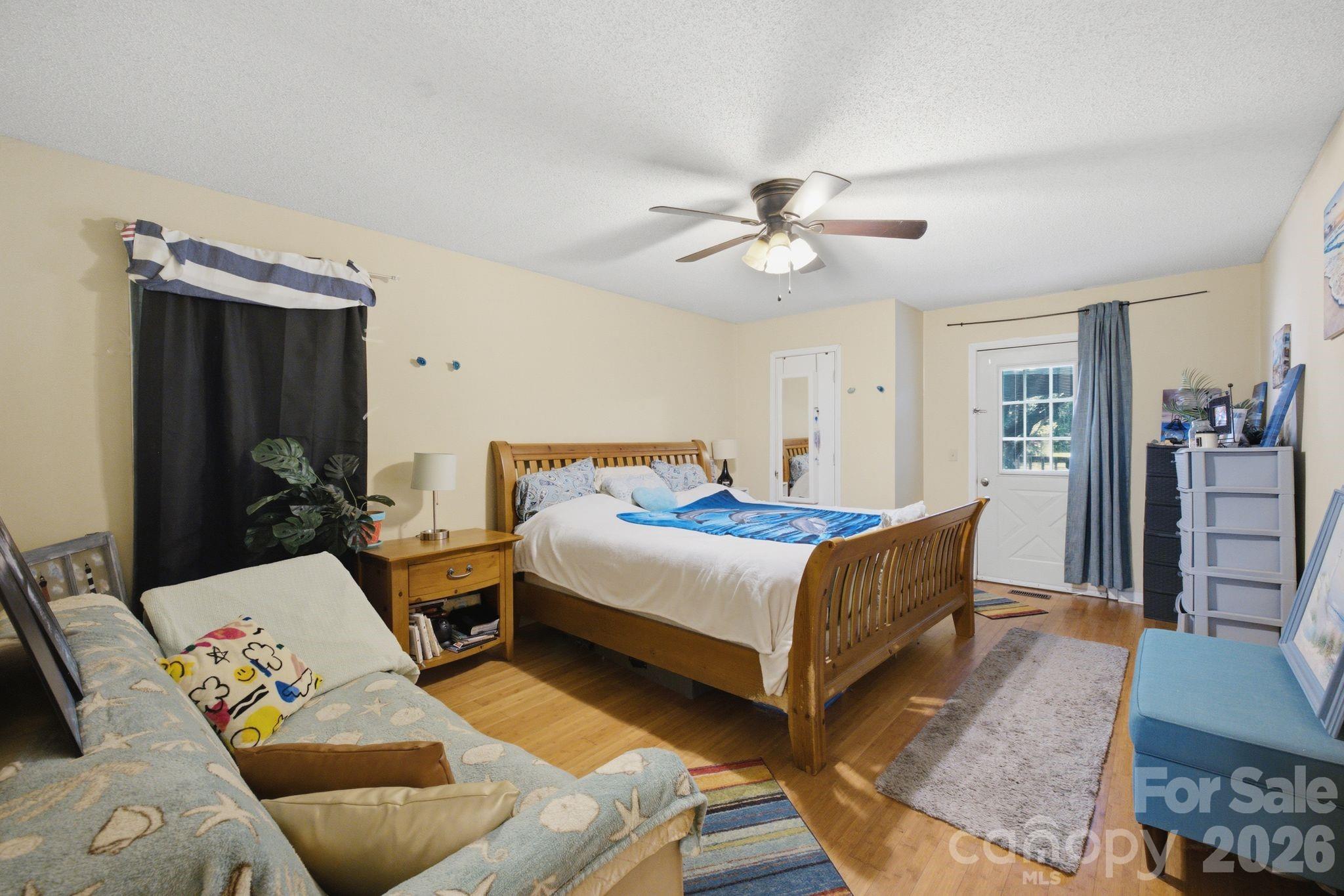 21235 Sandy Cove Road