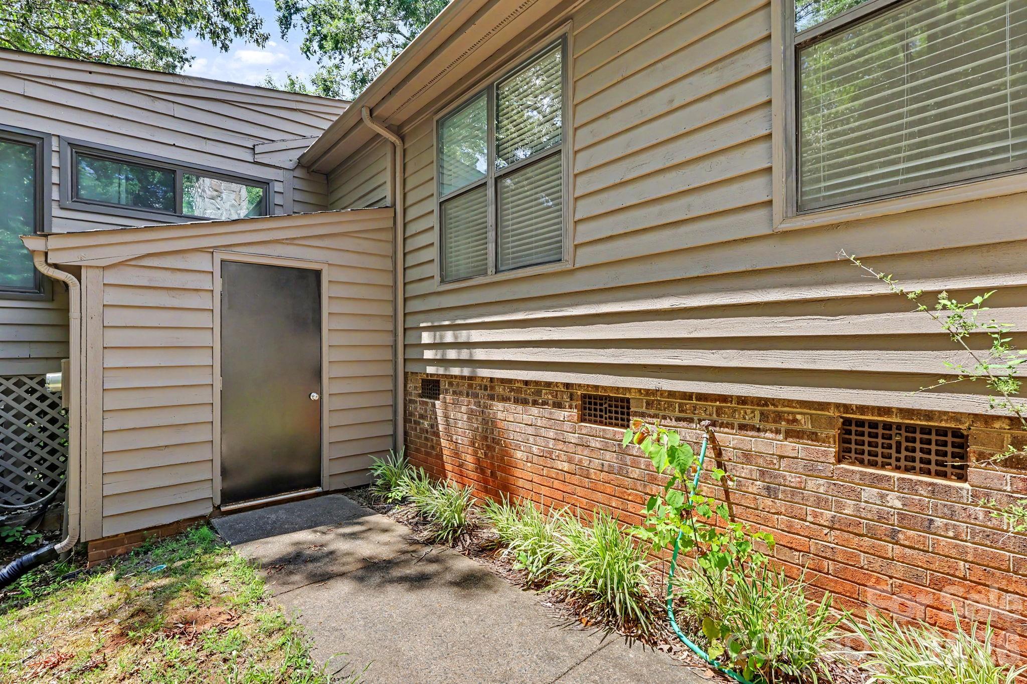 988 Cranberry Circle