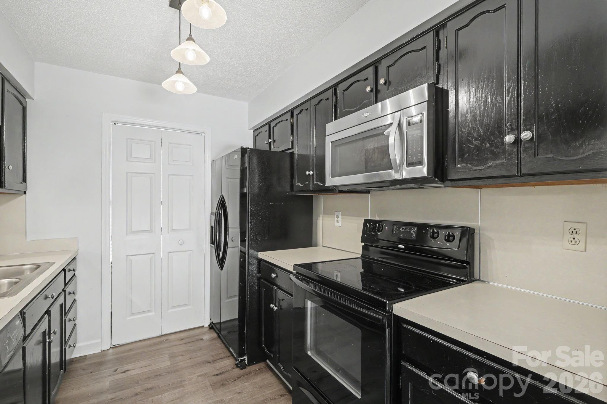 988 Cranberry Circle
