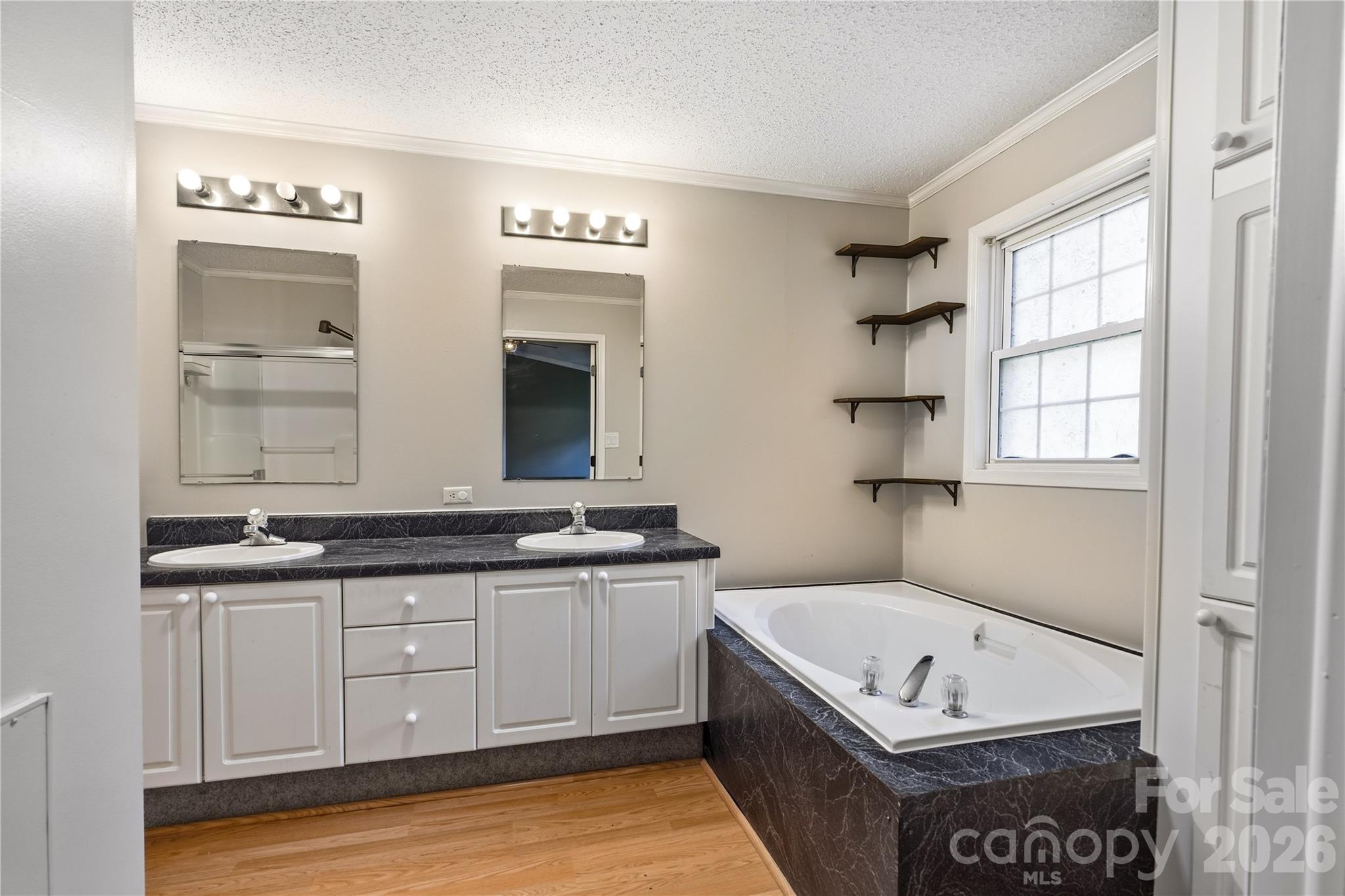 3555 Lake Bluff Drive