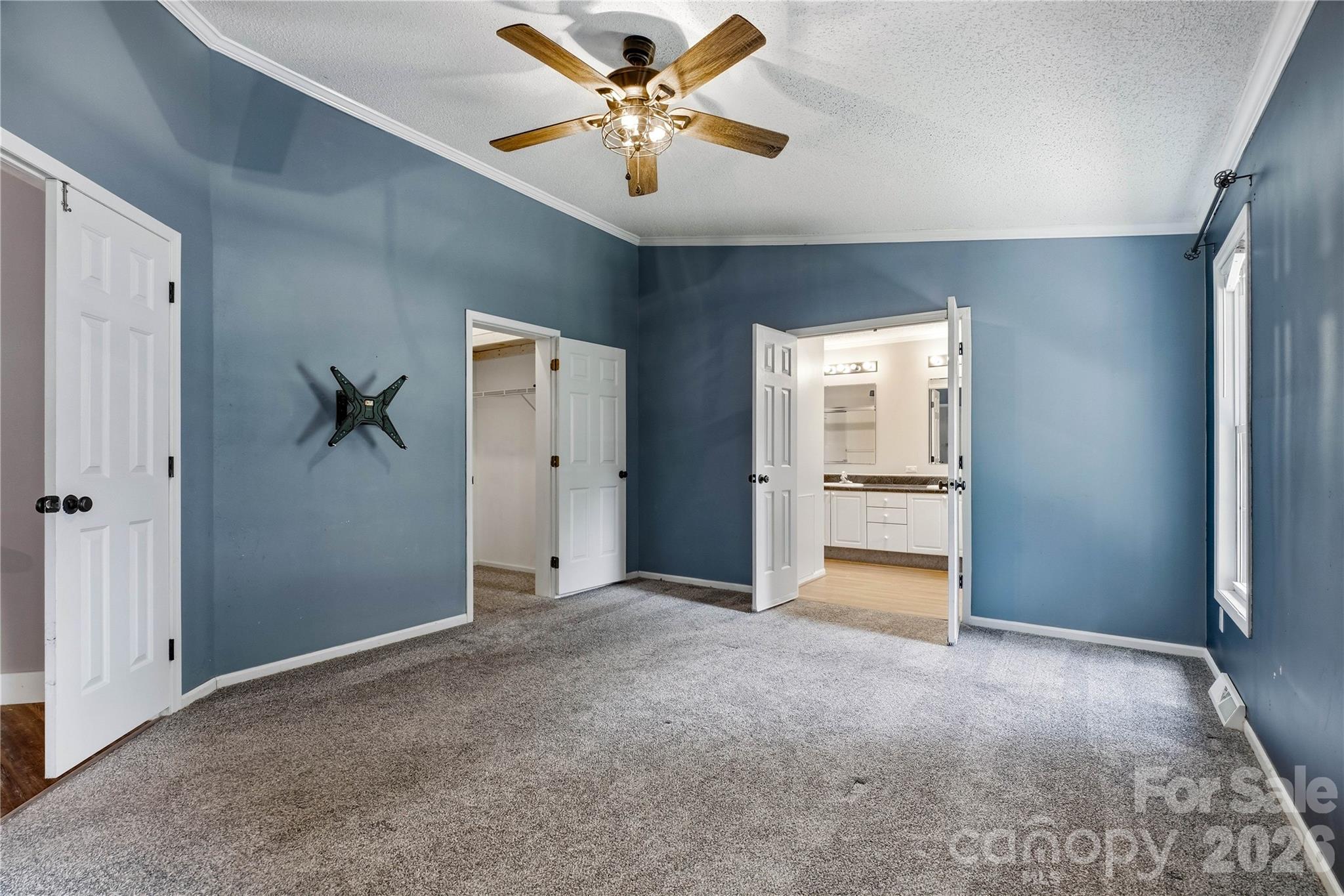 3555 Lake Bluff Drive