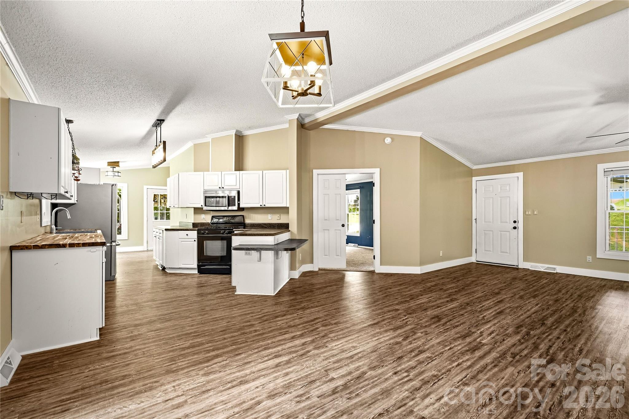 3555 Lake Bluff Drive