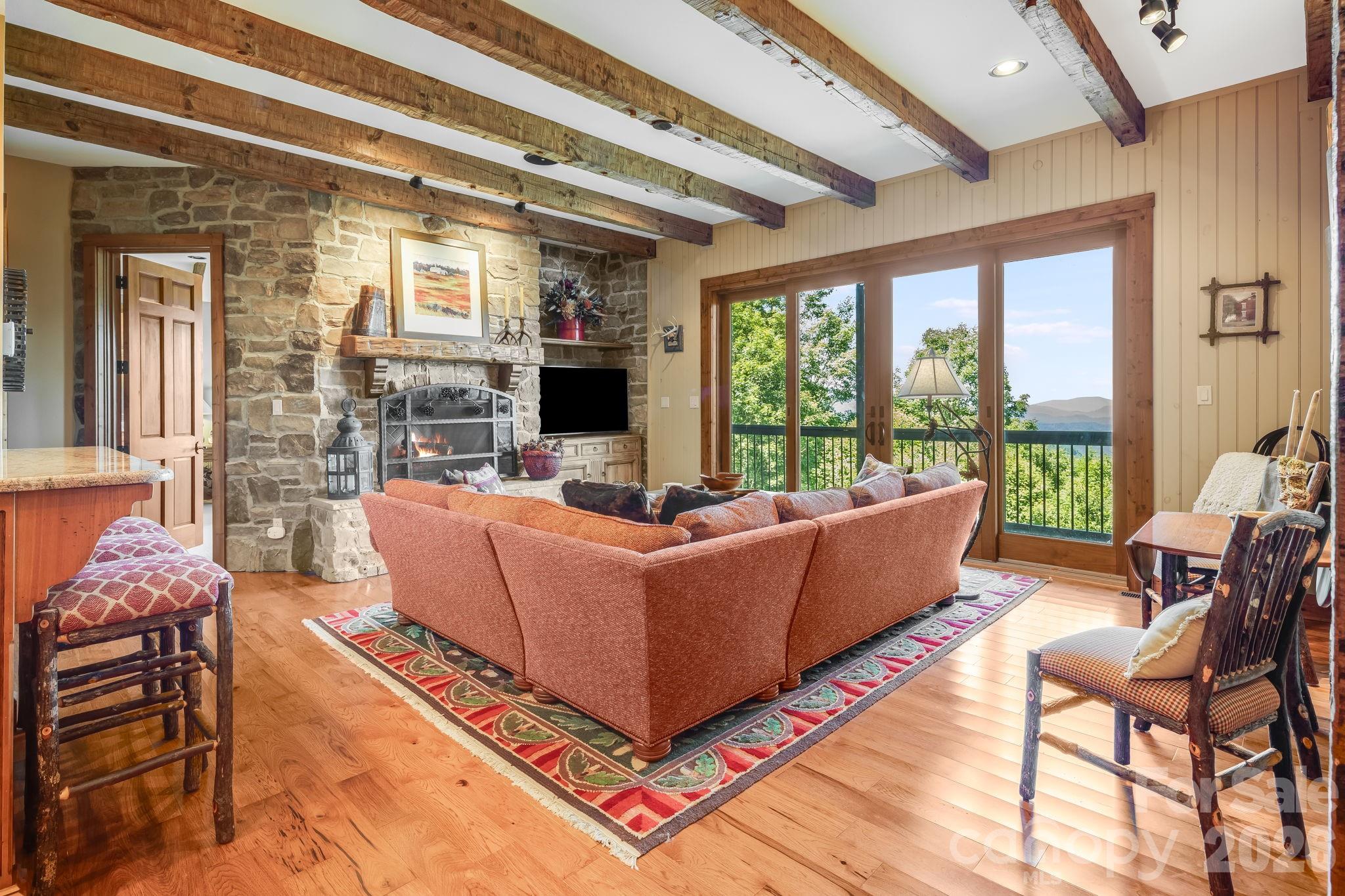 817 Running Cedar Lane Unit: 32