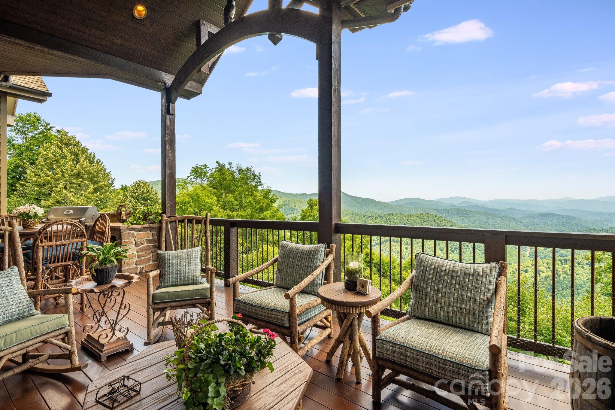 817 Running Cedar Lane Unit: 32