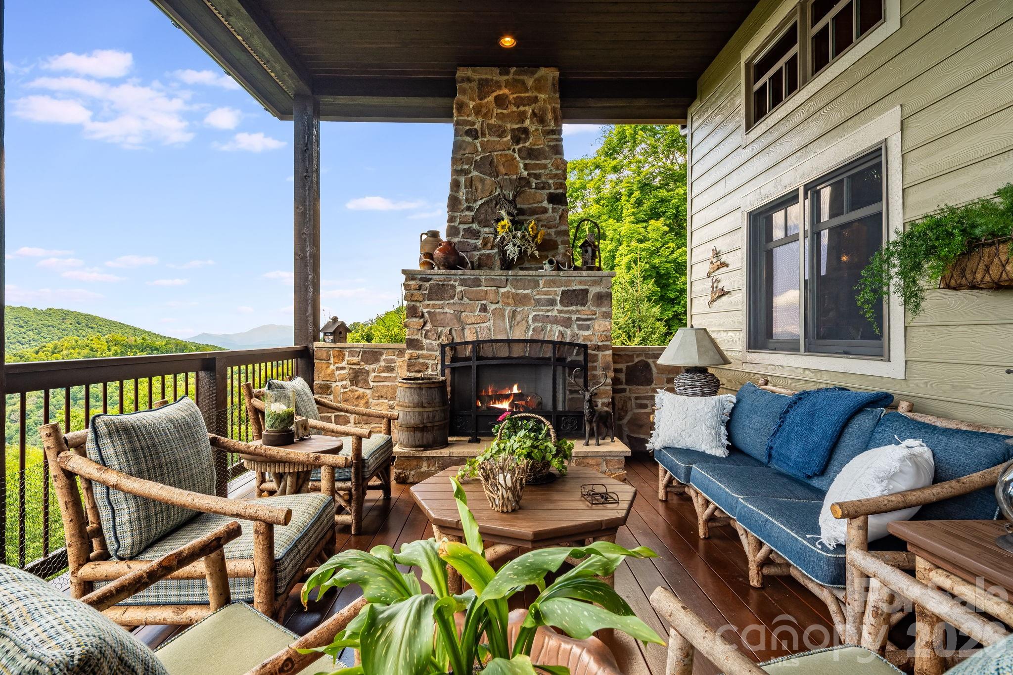 817 Running Cedar Lane Unit: 32