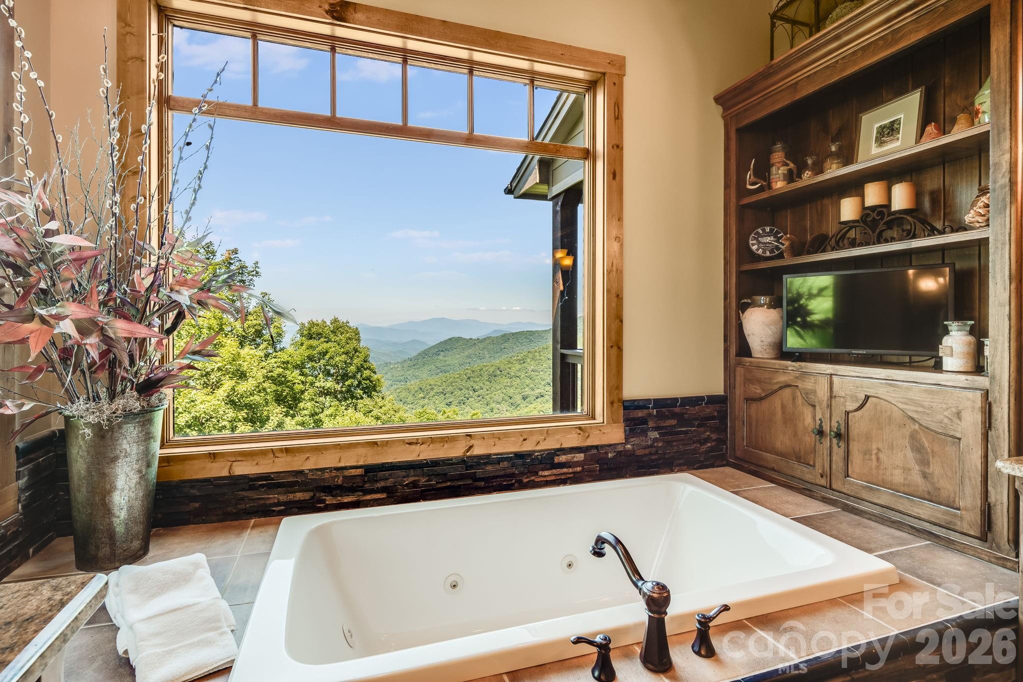 817 Running Cedar Lane Unit: 32