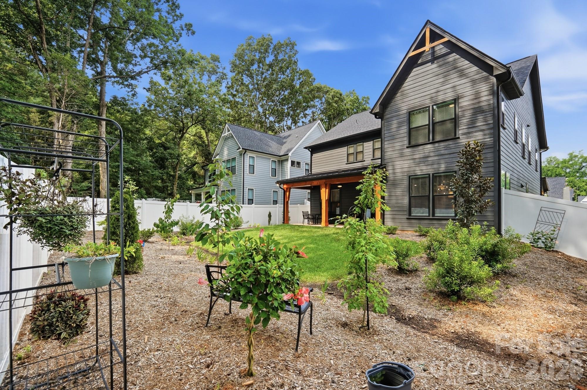 3041 Kinger Lane