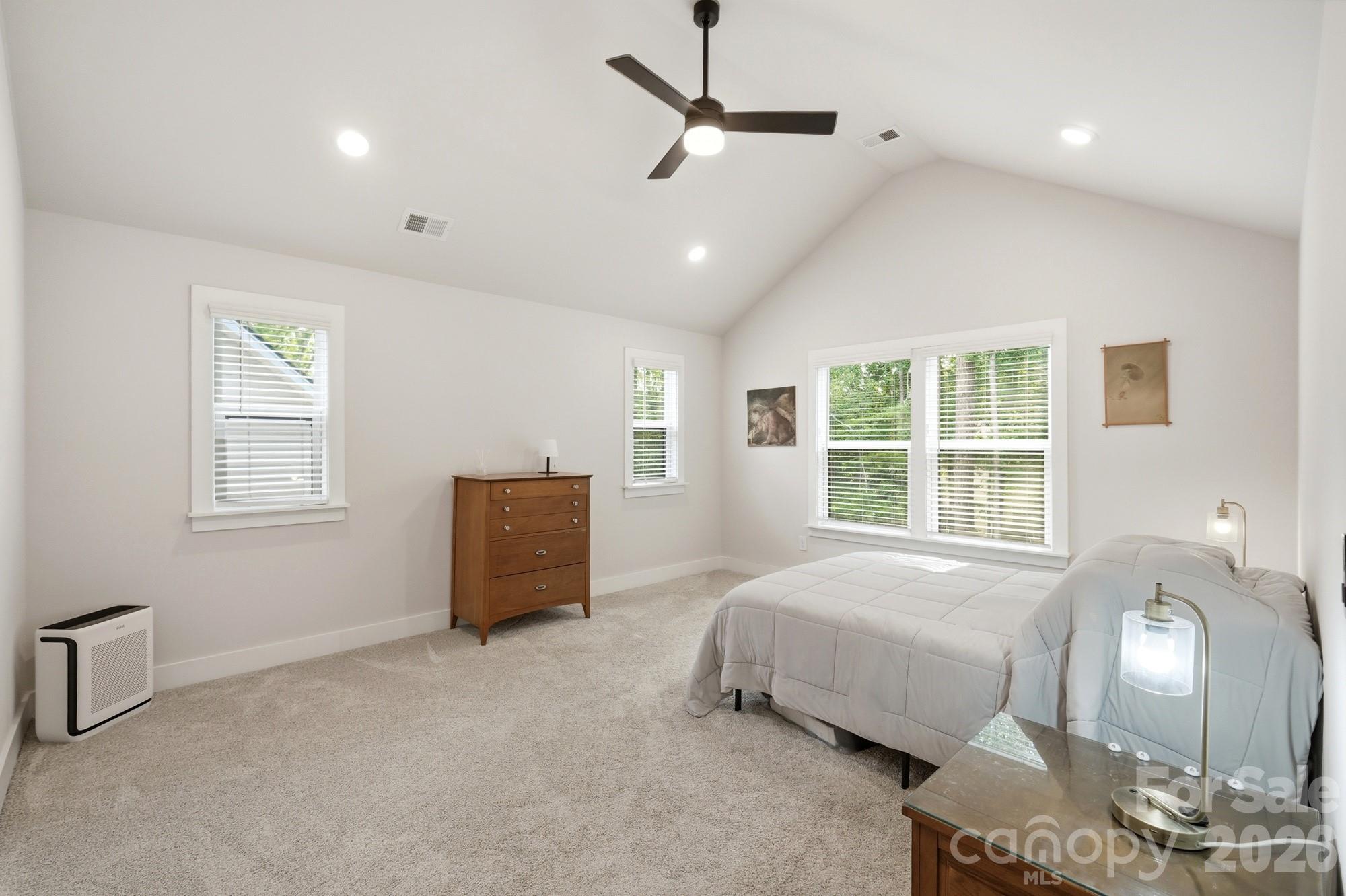 3041 Kinger Lane