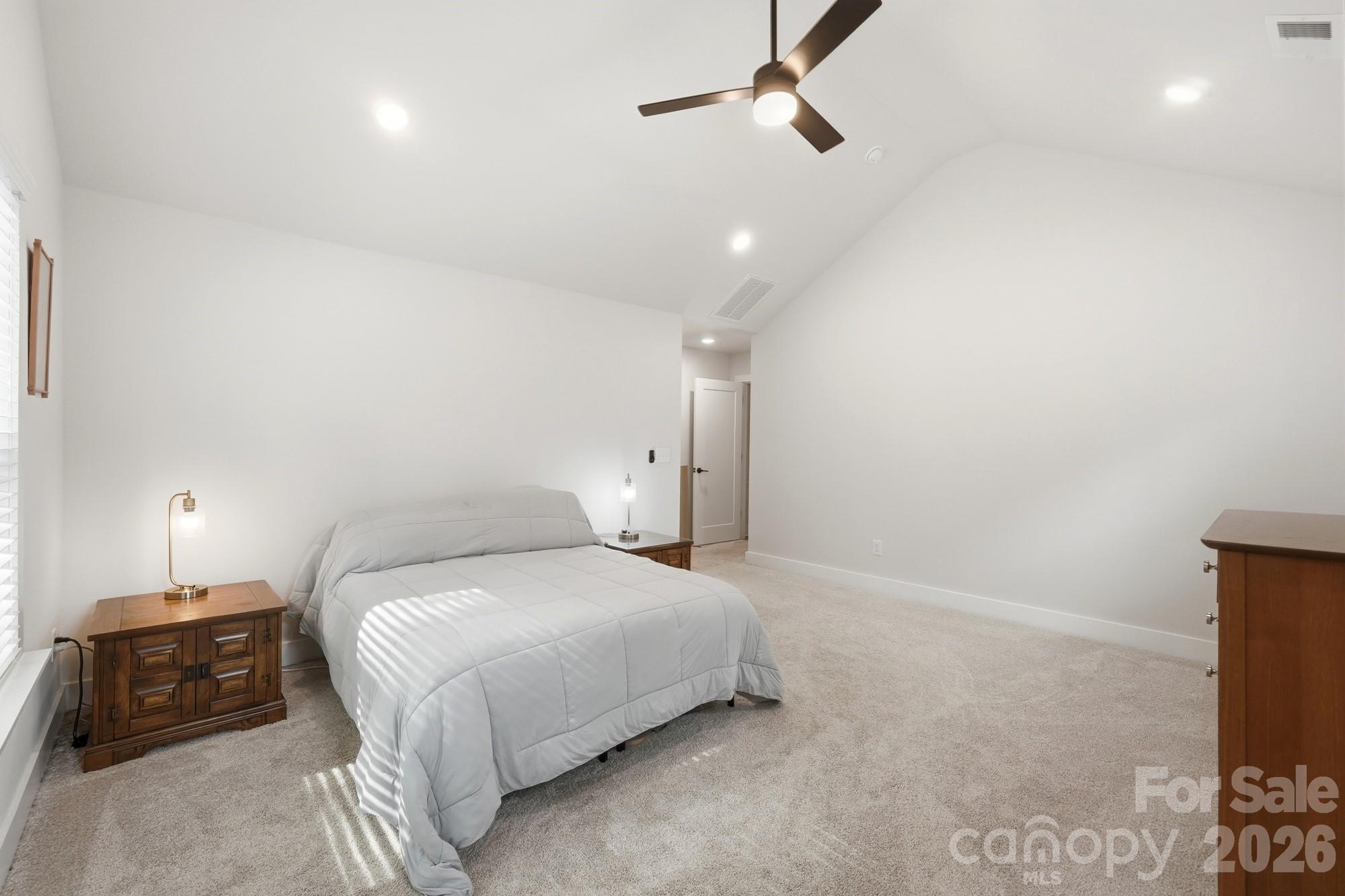 3041 Kinger Lane