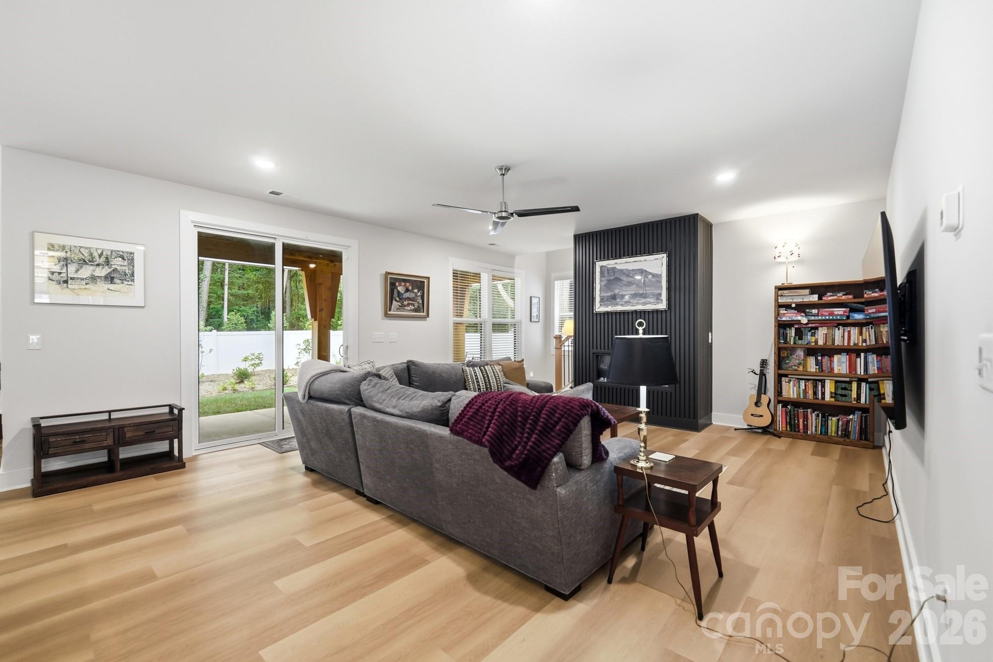 3041 Kinger Lane