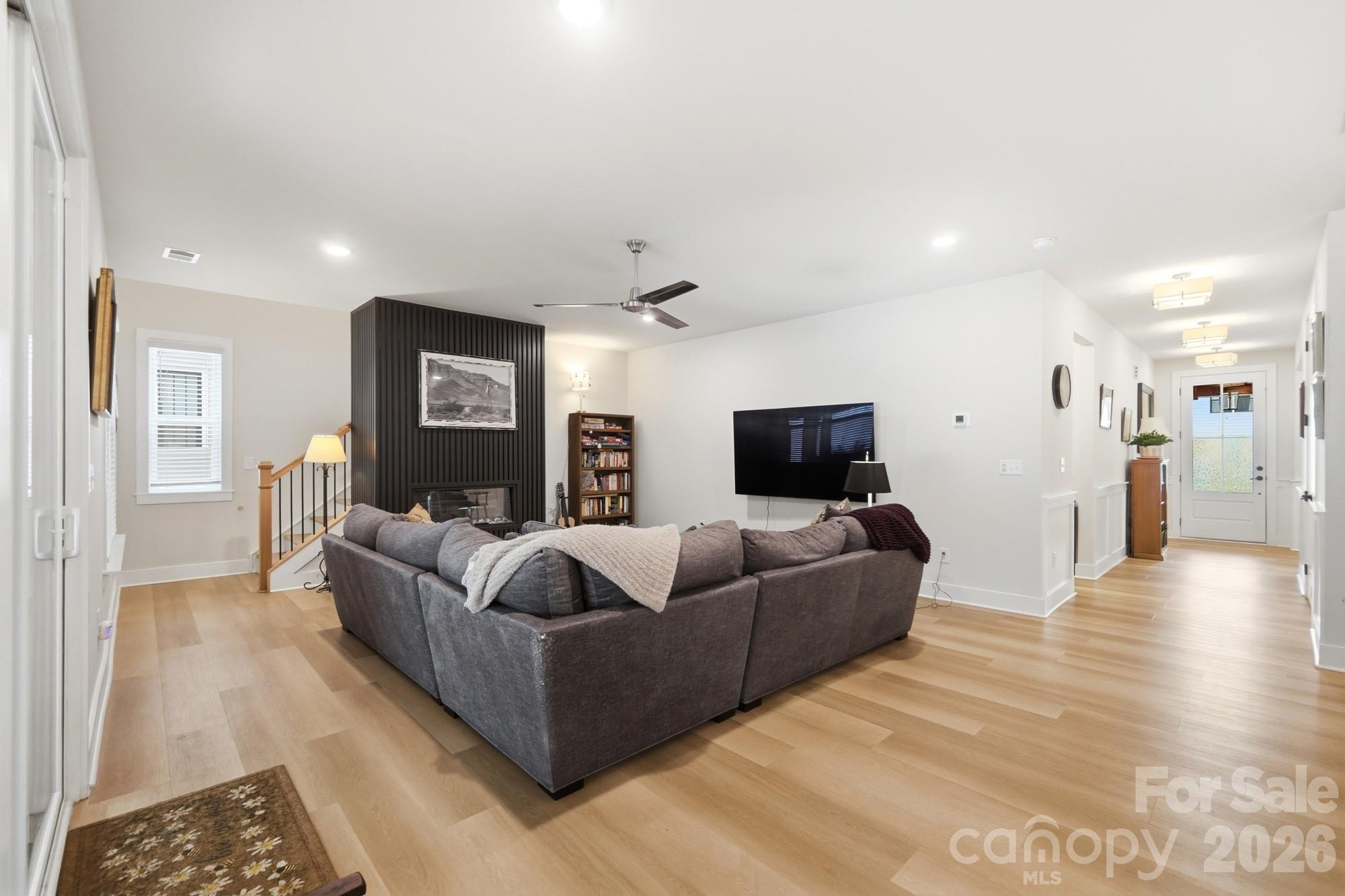 3041 Kinger Lane