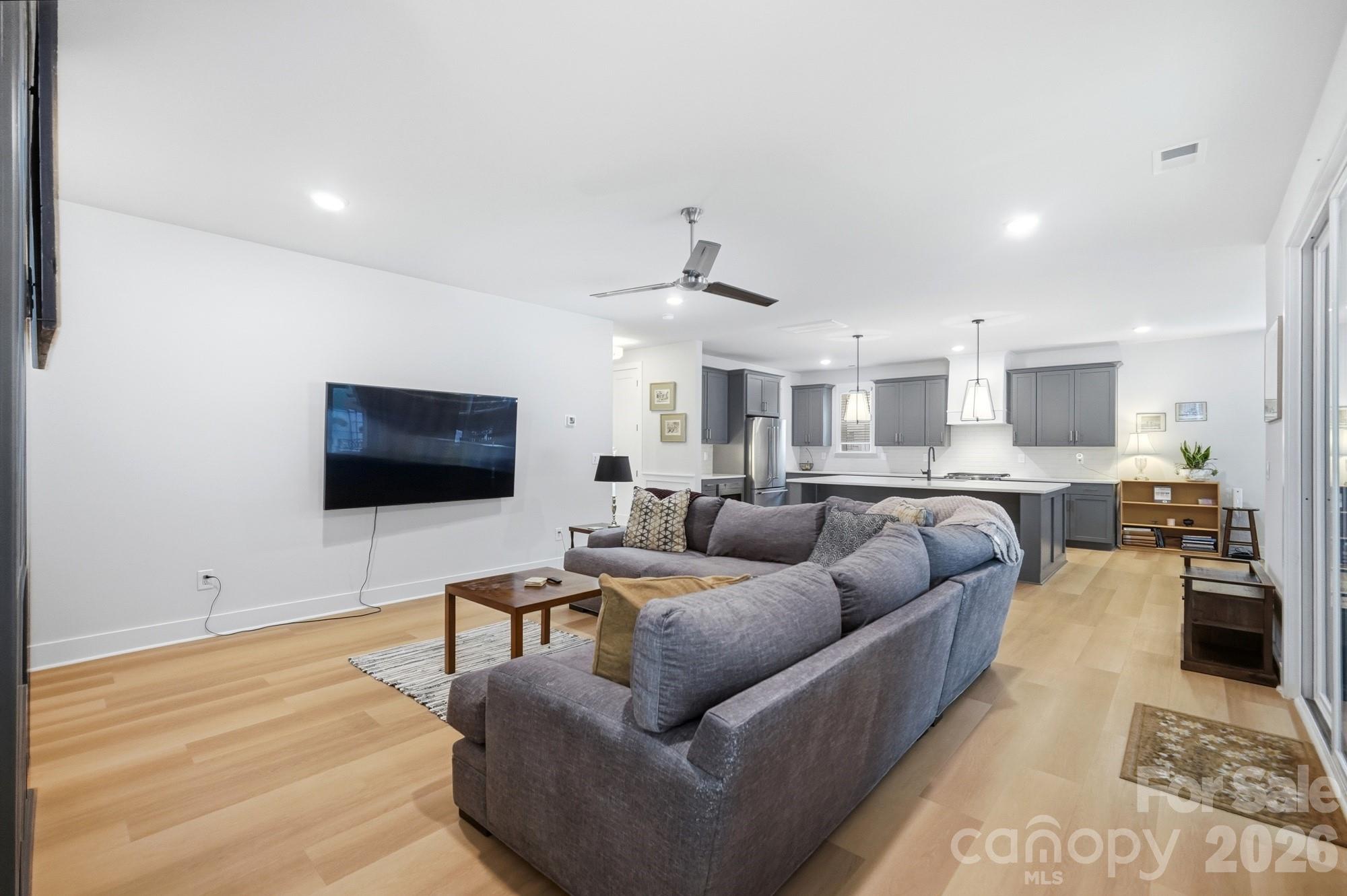 3041 Kinger Lane