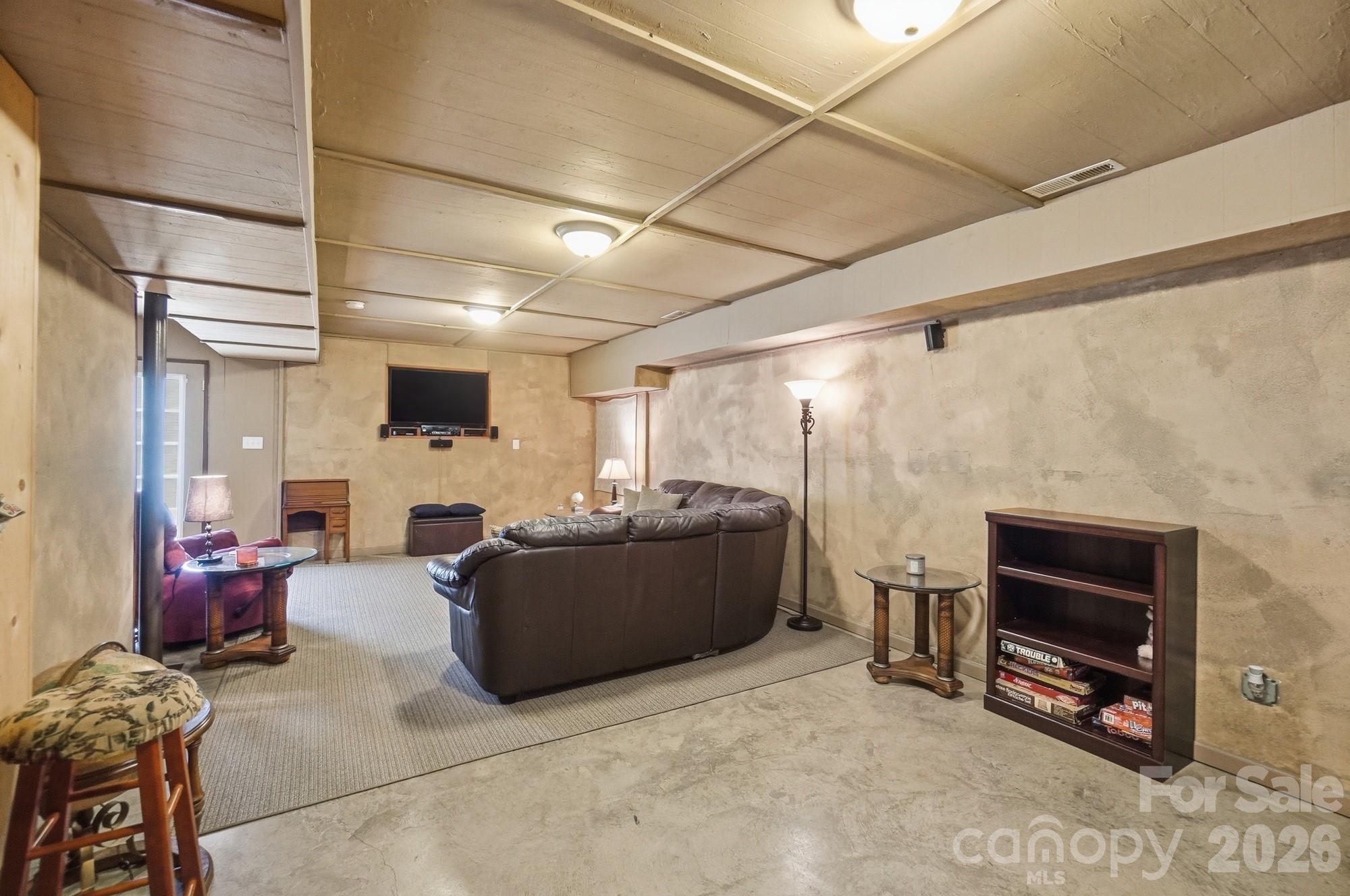 5616 Polk Mountain Drive