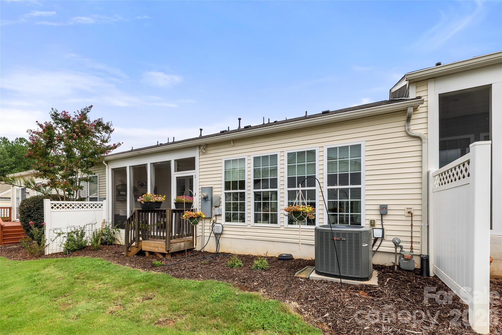 6529 Carolina Commons Drive
