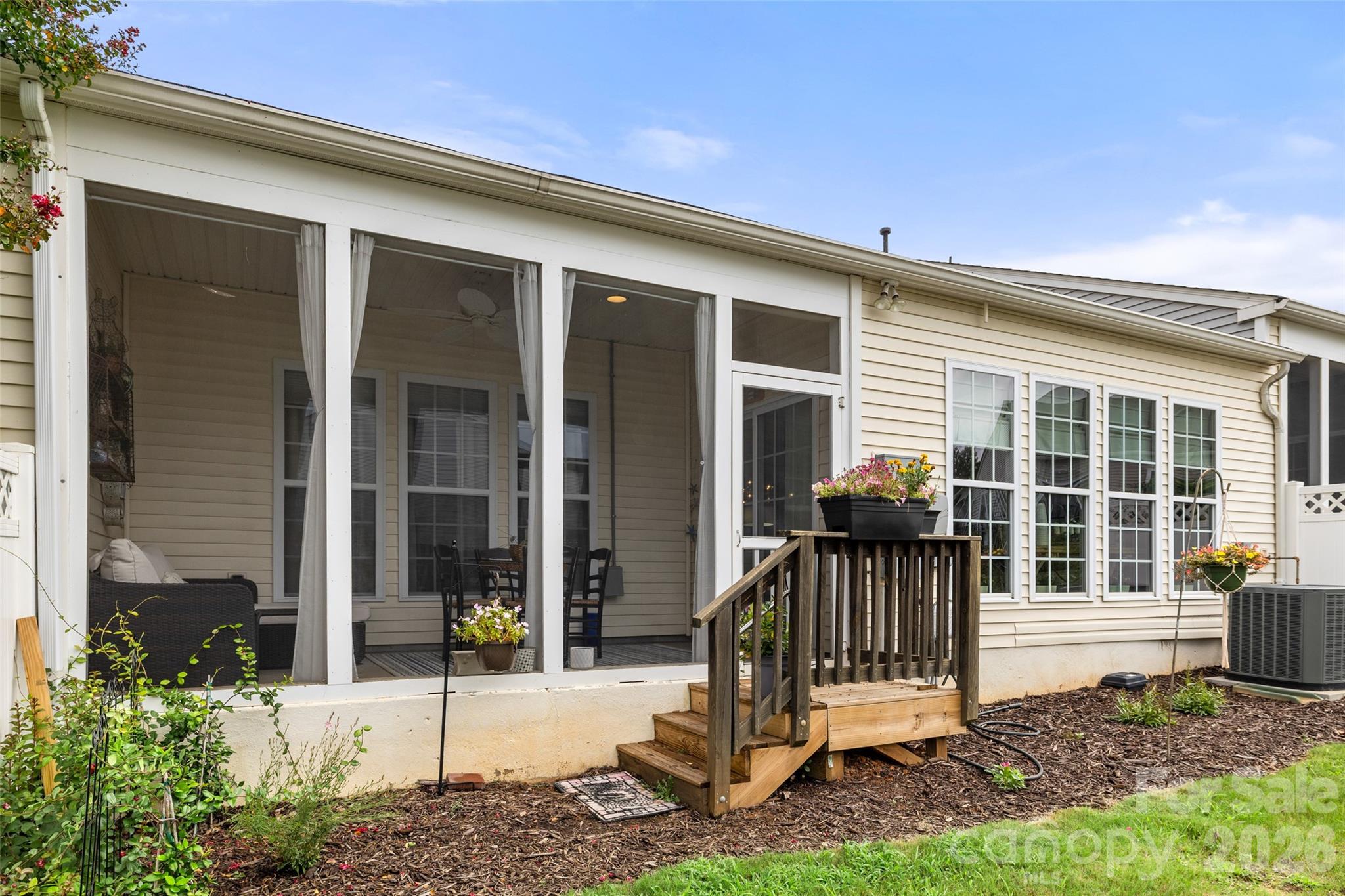 6529 Carolina Commons Drive
