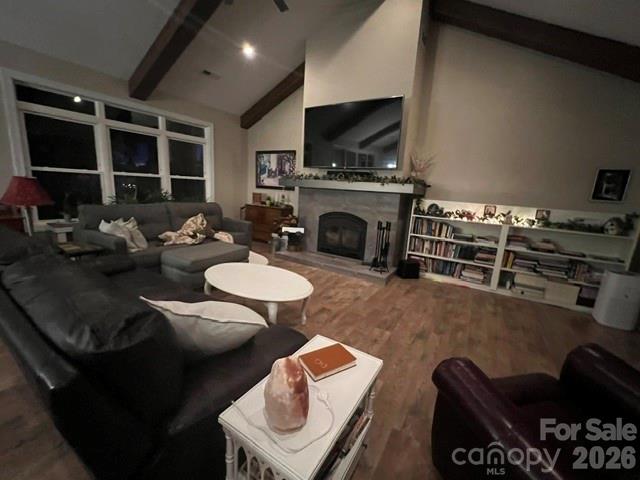 3825 Chevlot Hills Road