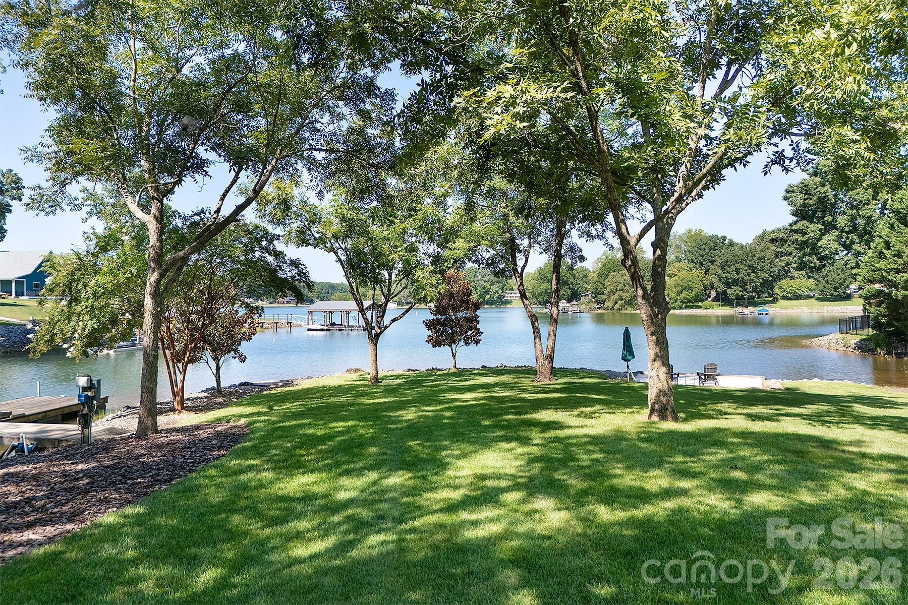 3825 Chevlot Hills Road