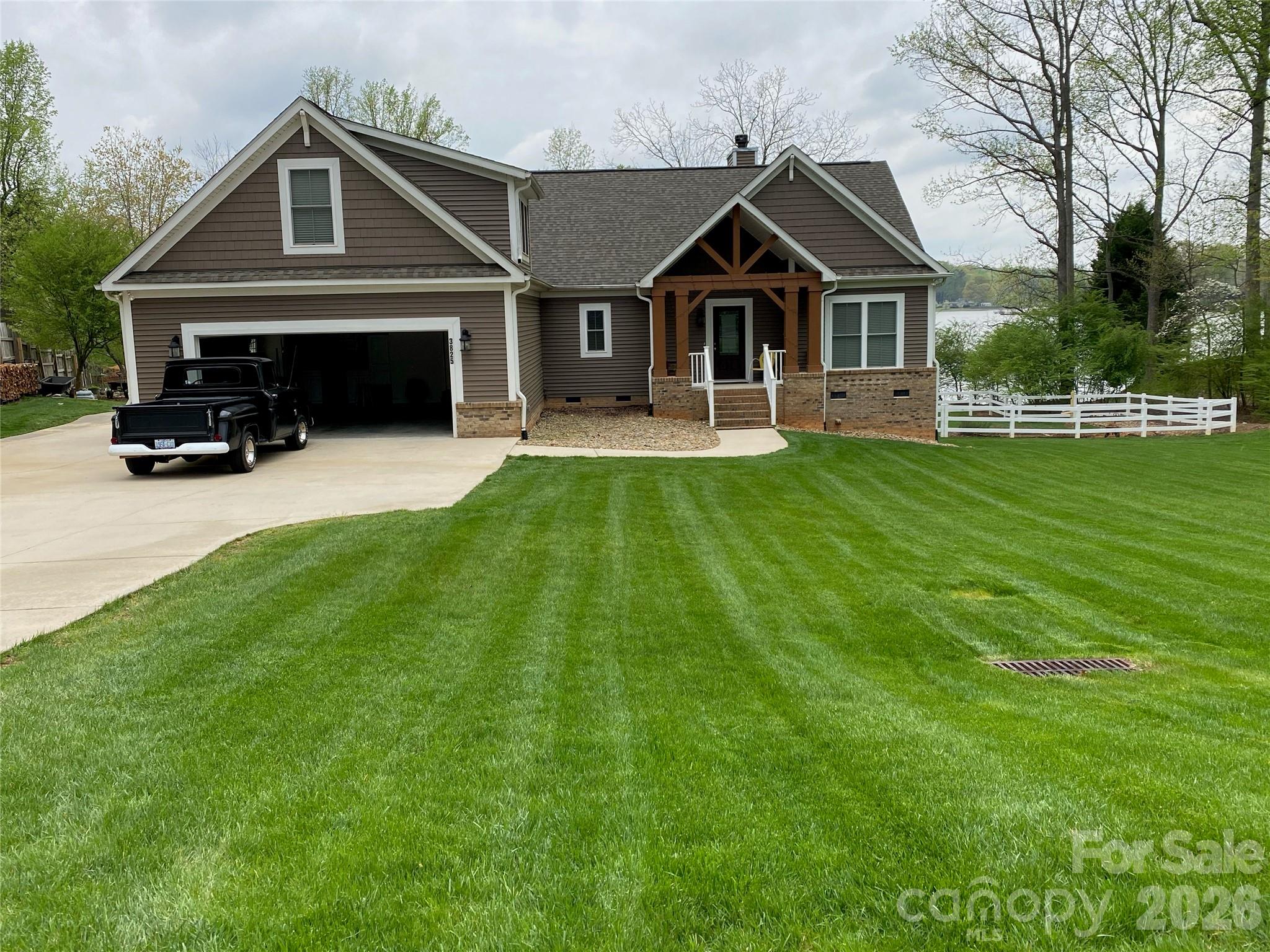 3825 Chevlot Hills Road