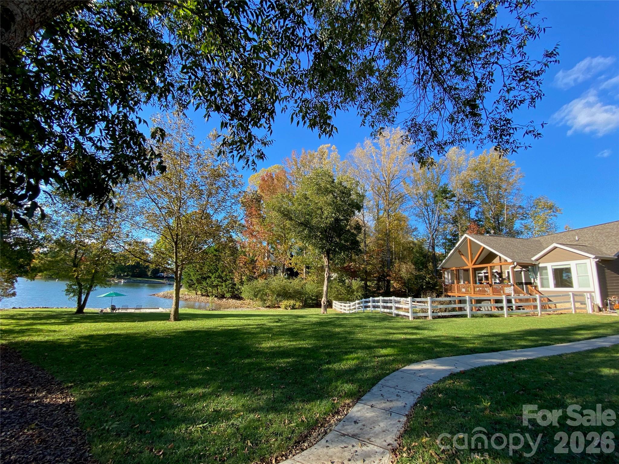 3825 Chevlot Hills Road