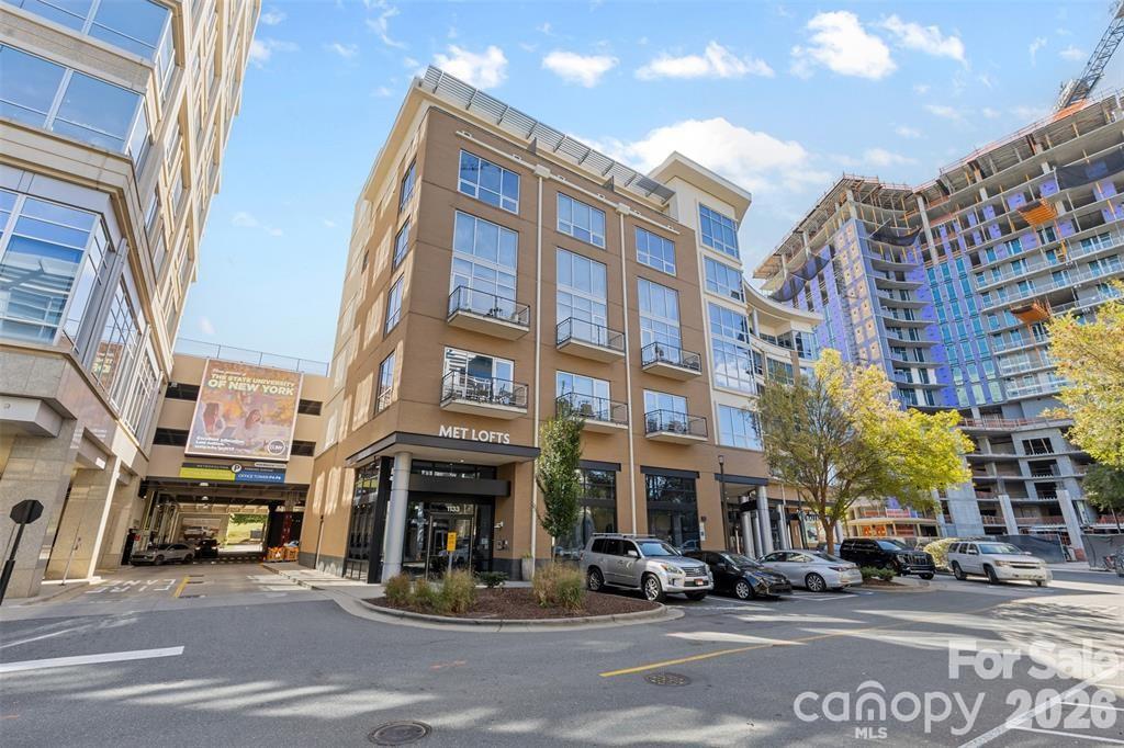 1133 Metropolitan Avenue Unit: 617