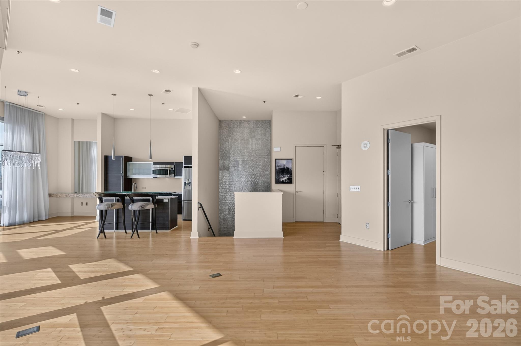 1133 Metropolitan Avenue Unit: 617