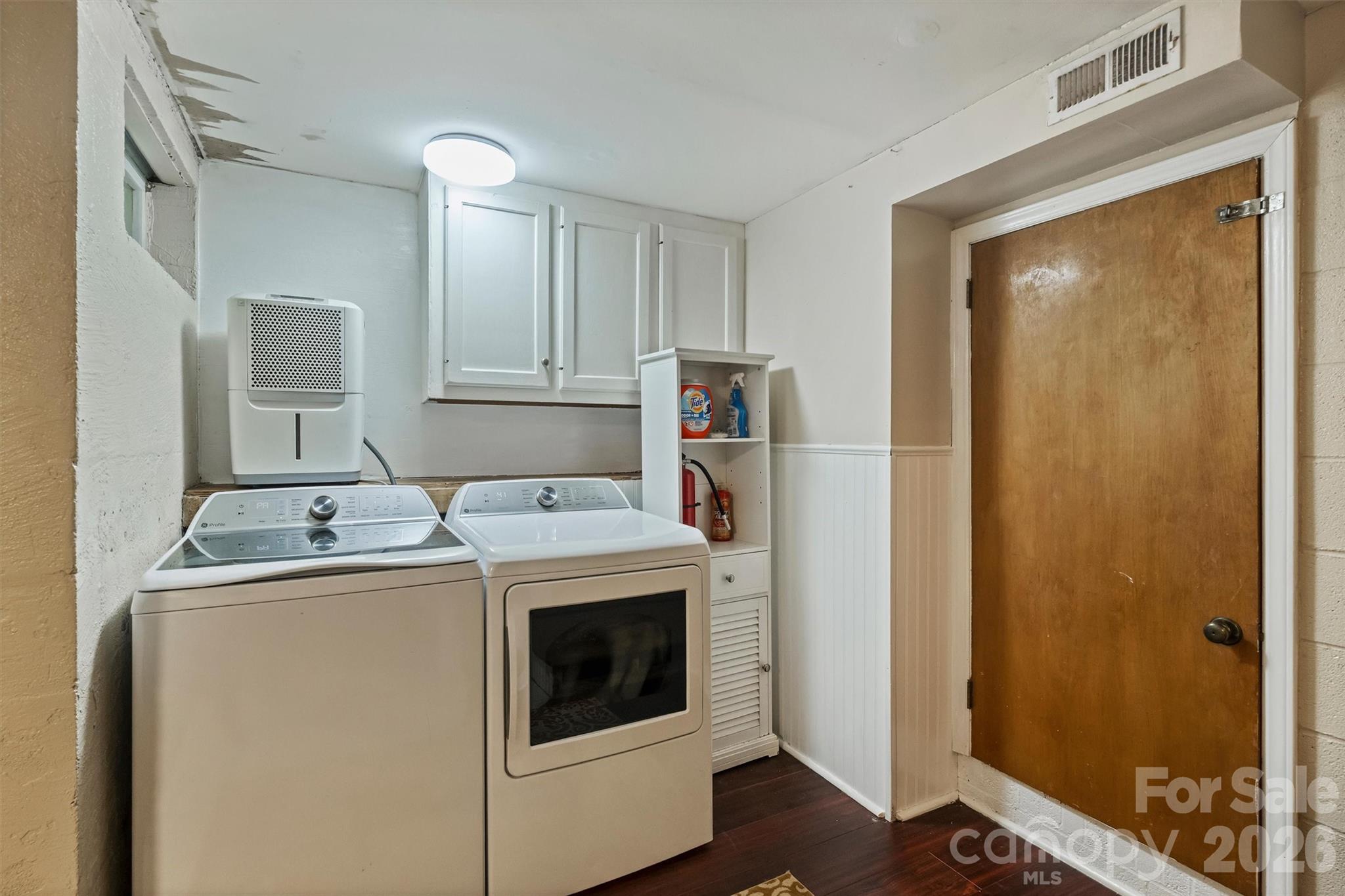 1213 Diana Lee Lane