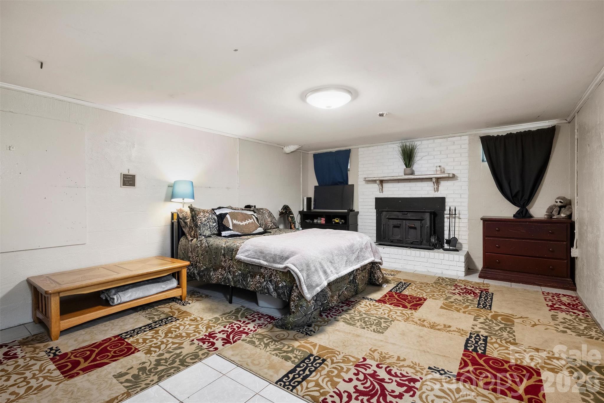 1213 Diana Lee Lane