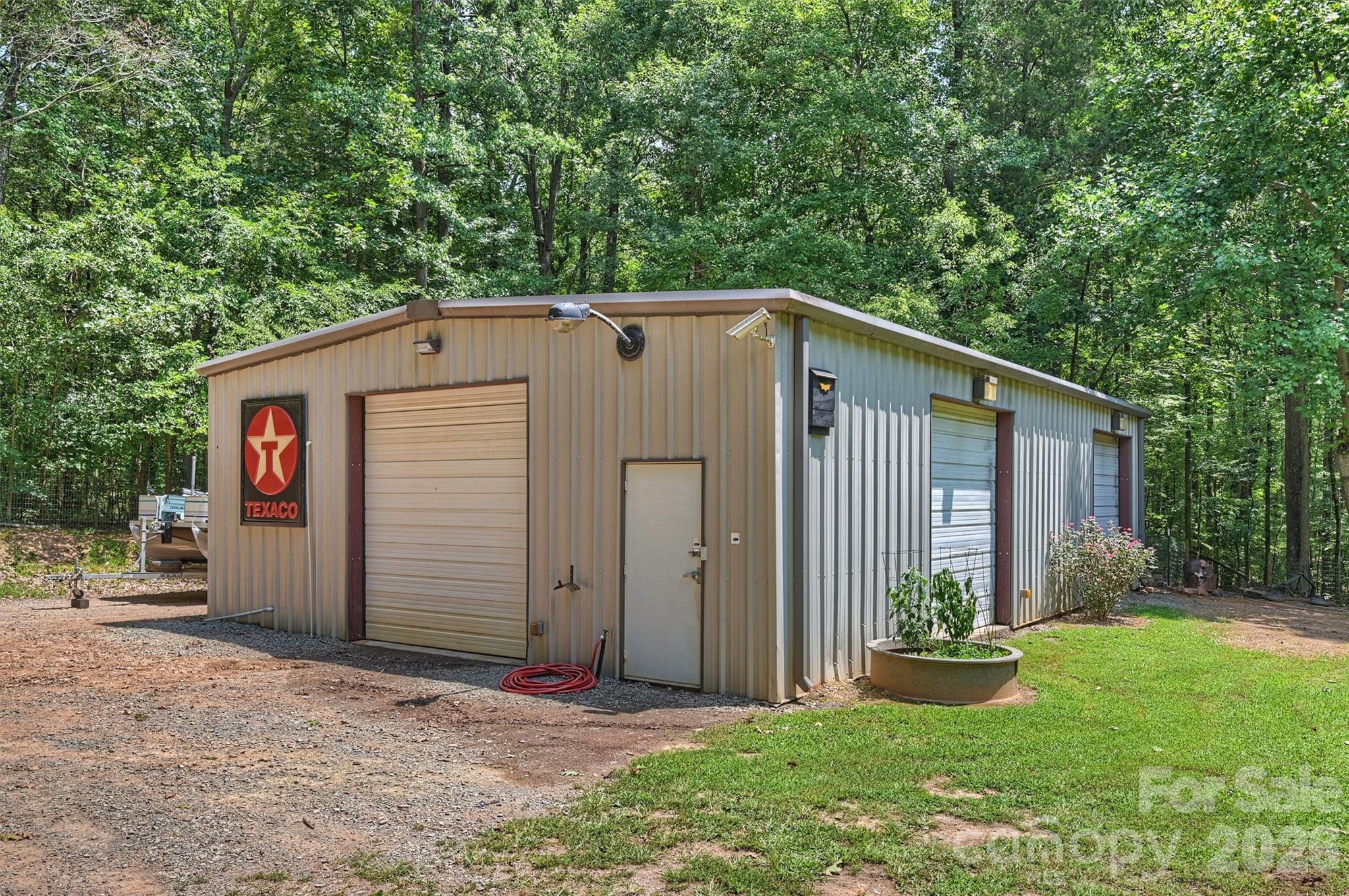 1213 Diana Lee Lane