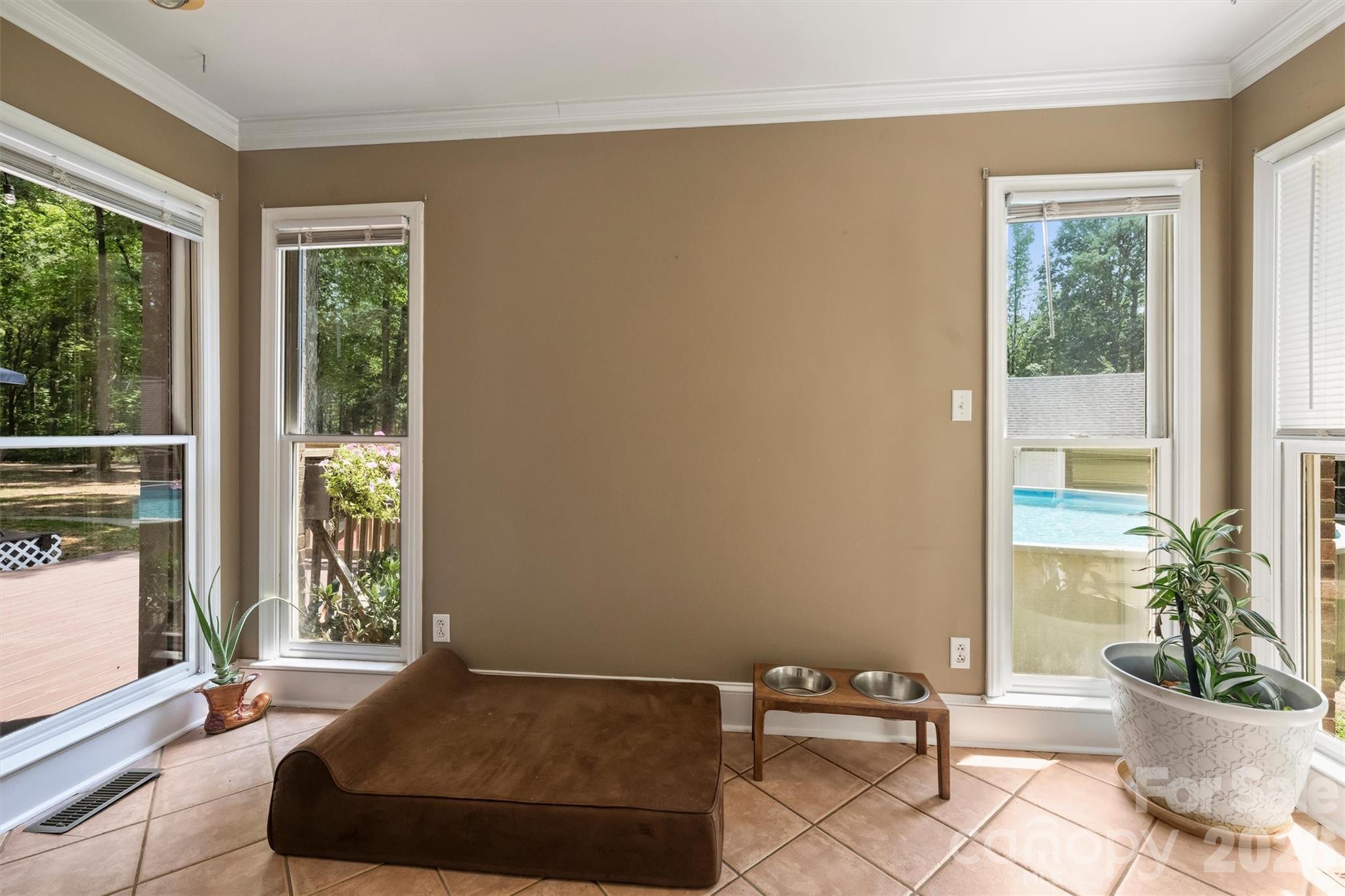 1213 Diana Lee Lane