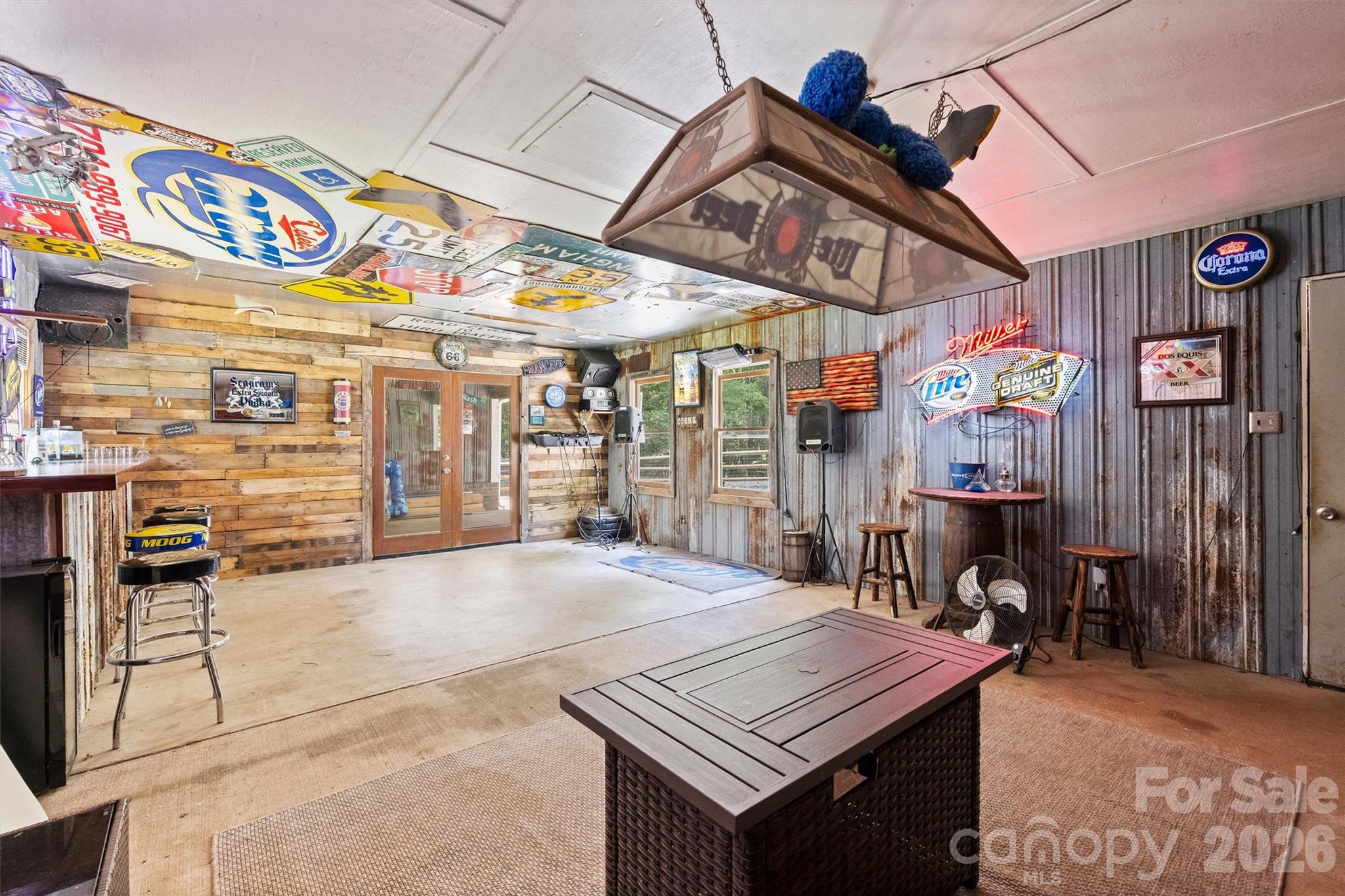 1213 Diana Lee Lane