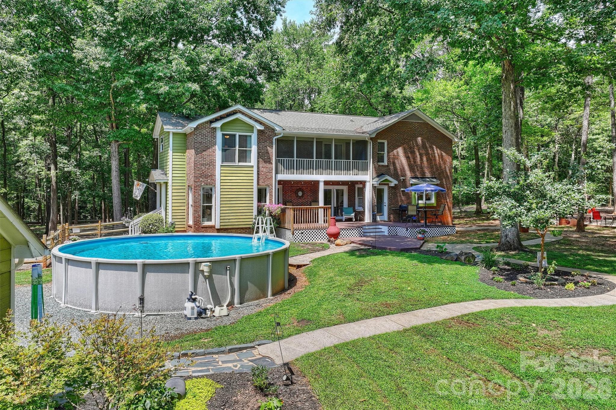 1213 Diana Lee Lane
