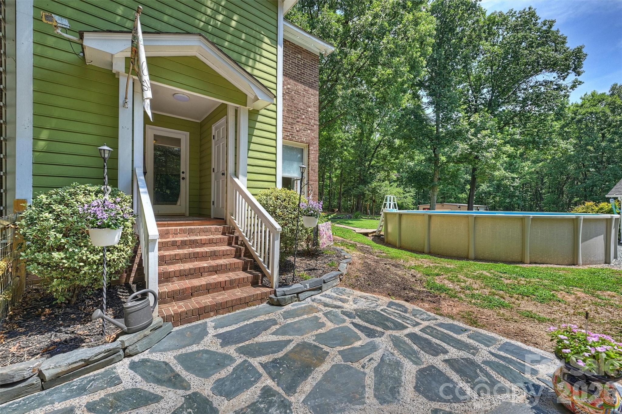 1213 Diana Lee Lane