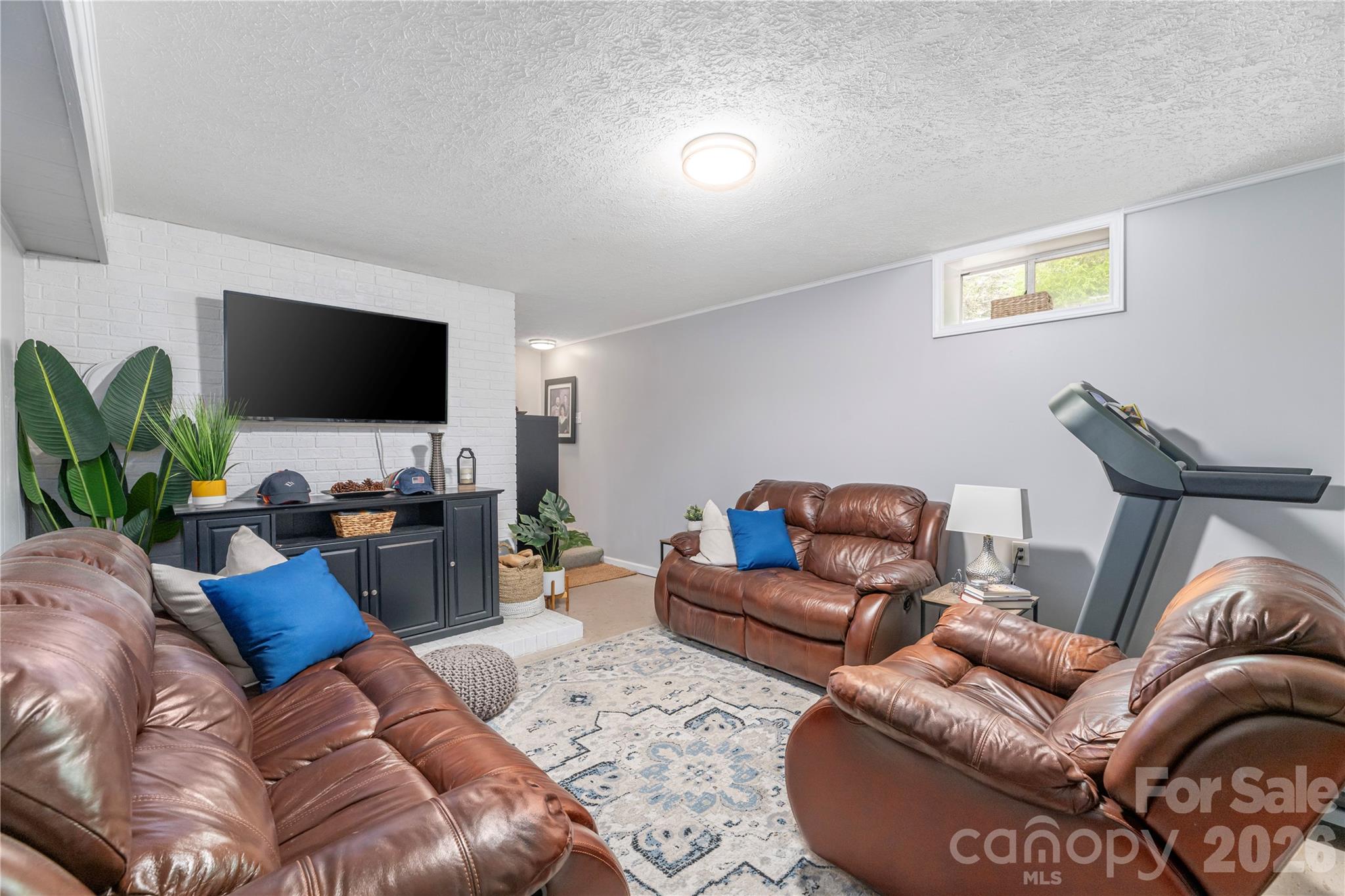115 Hazelview Drive