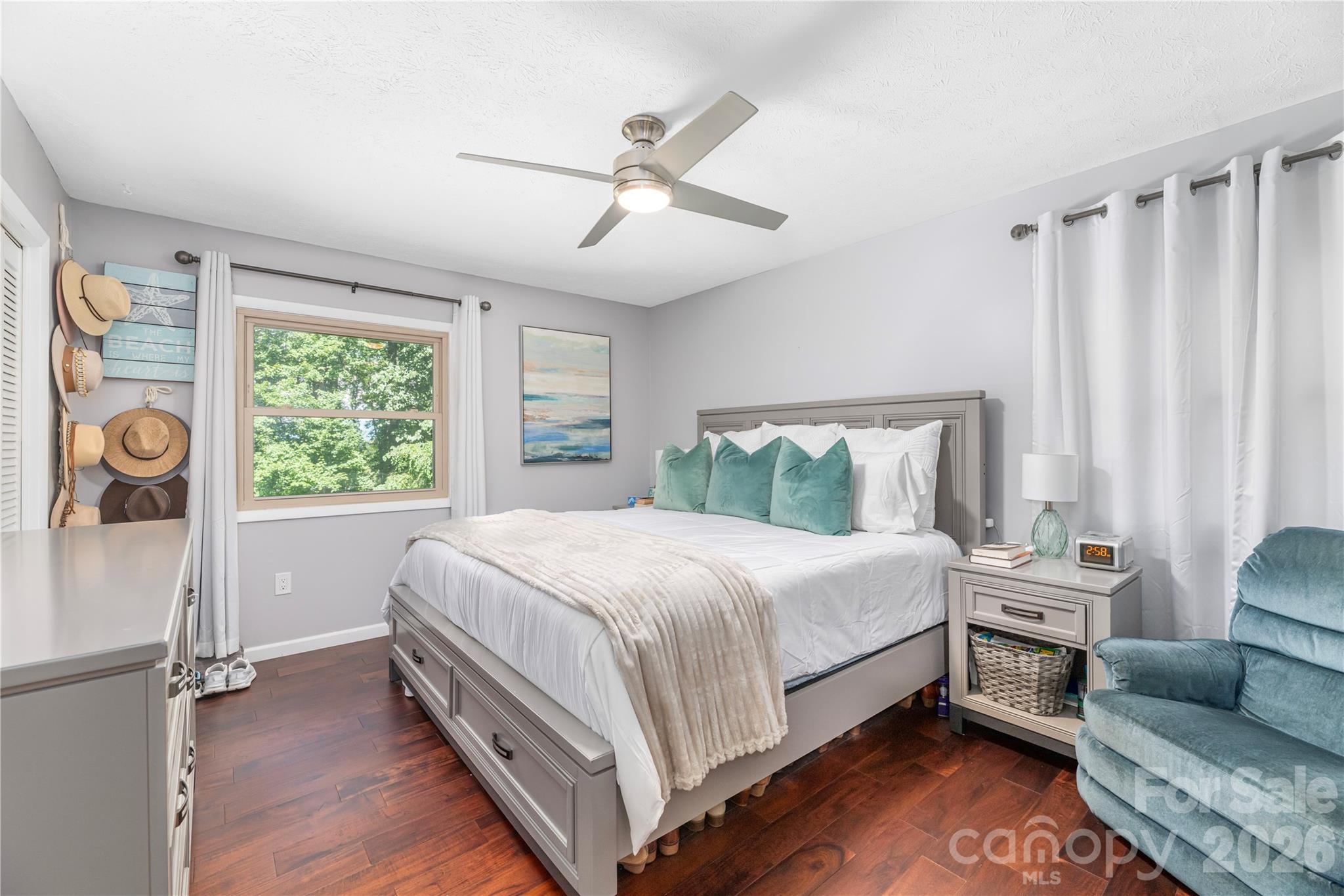 115 Hazelview Drive