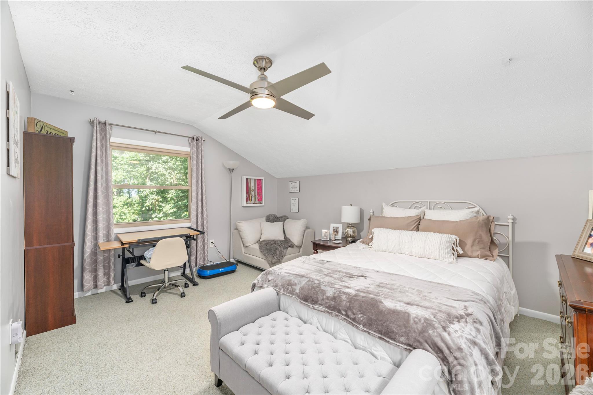 115 Hazelview Drive