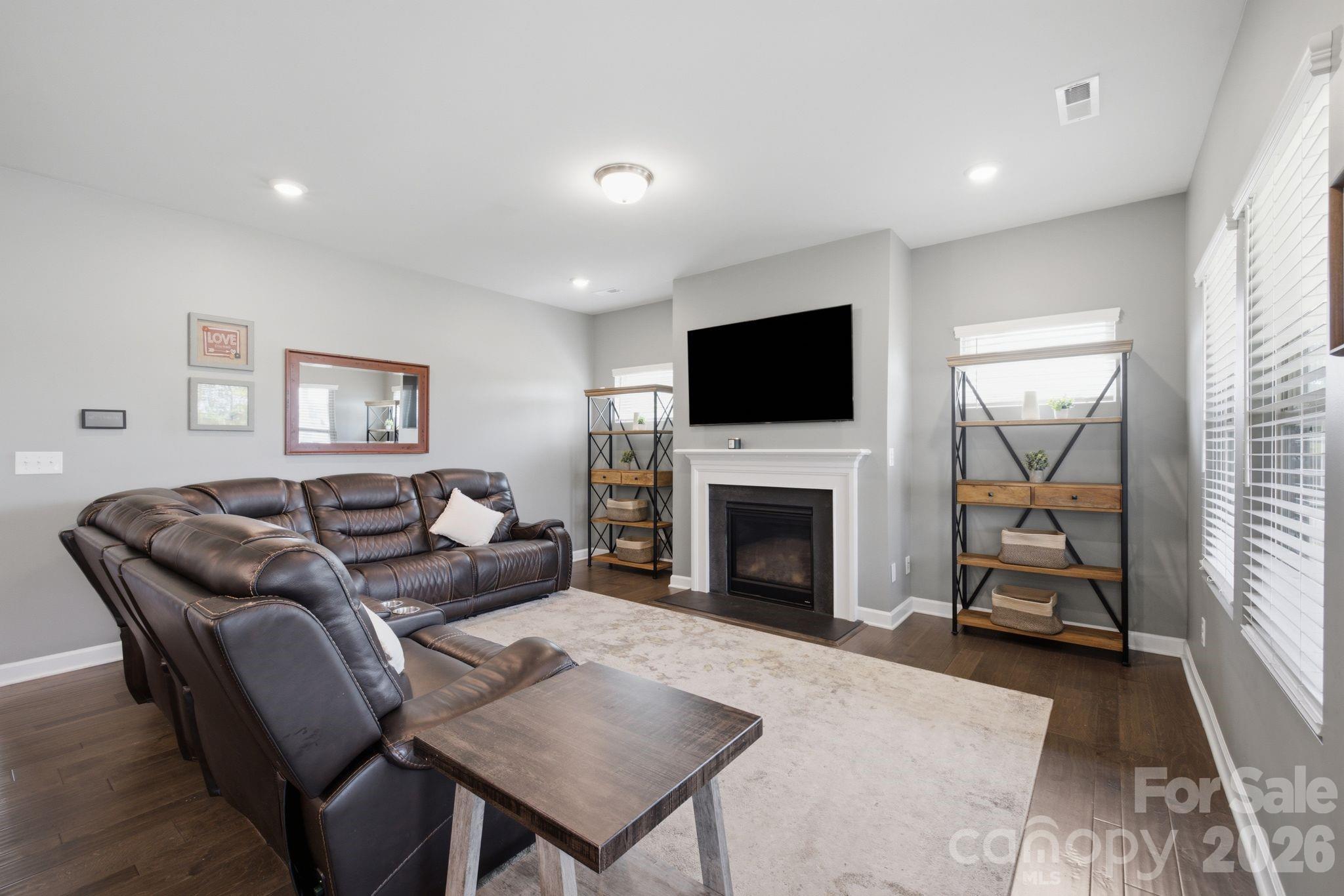5281 Turtle Creek Drive