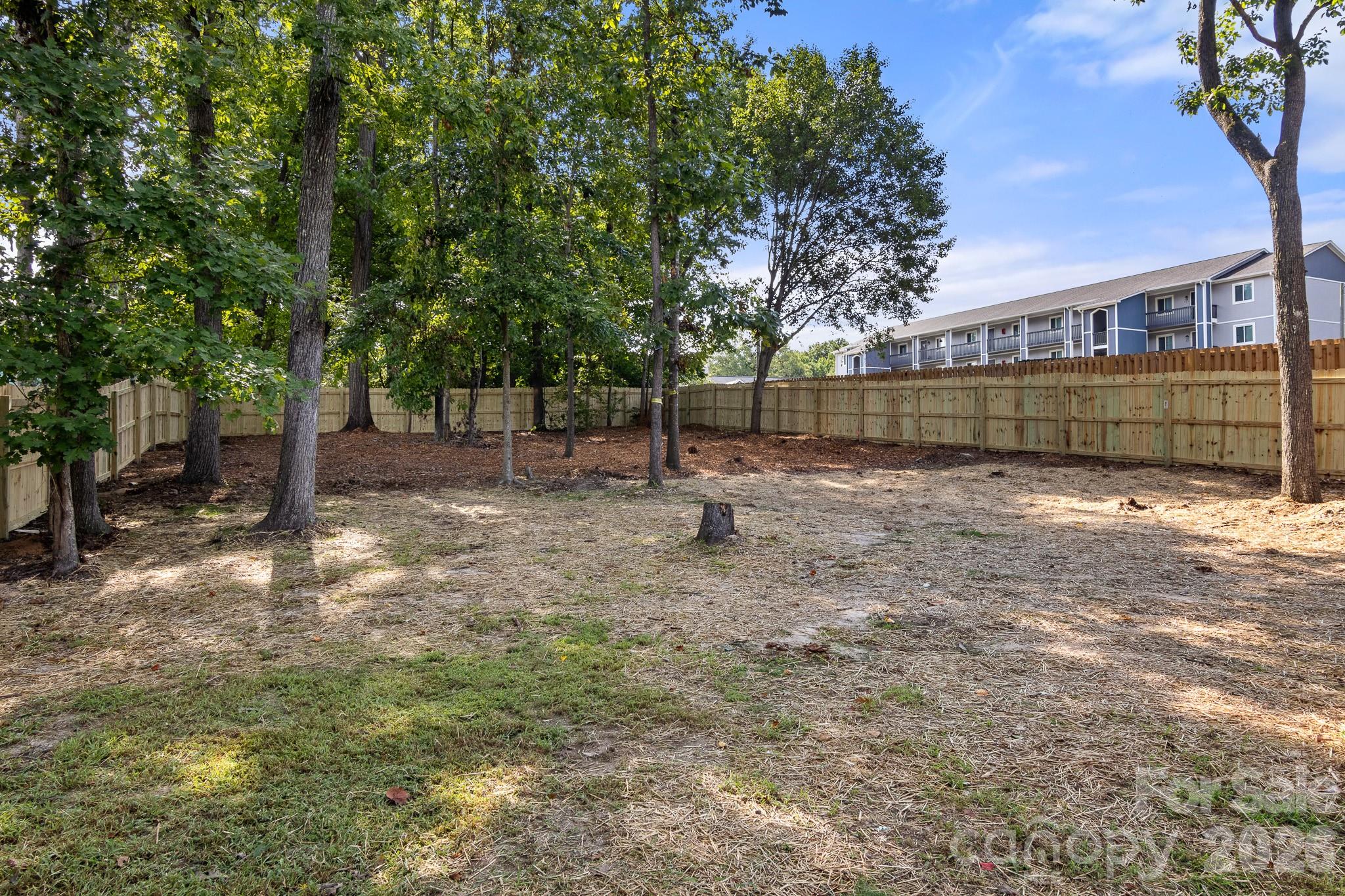 621 Norland Avenue Unit: 2
