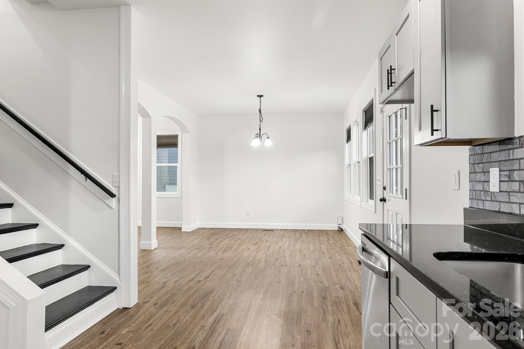 621 Norland Avenue Unit: 2