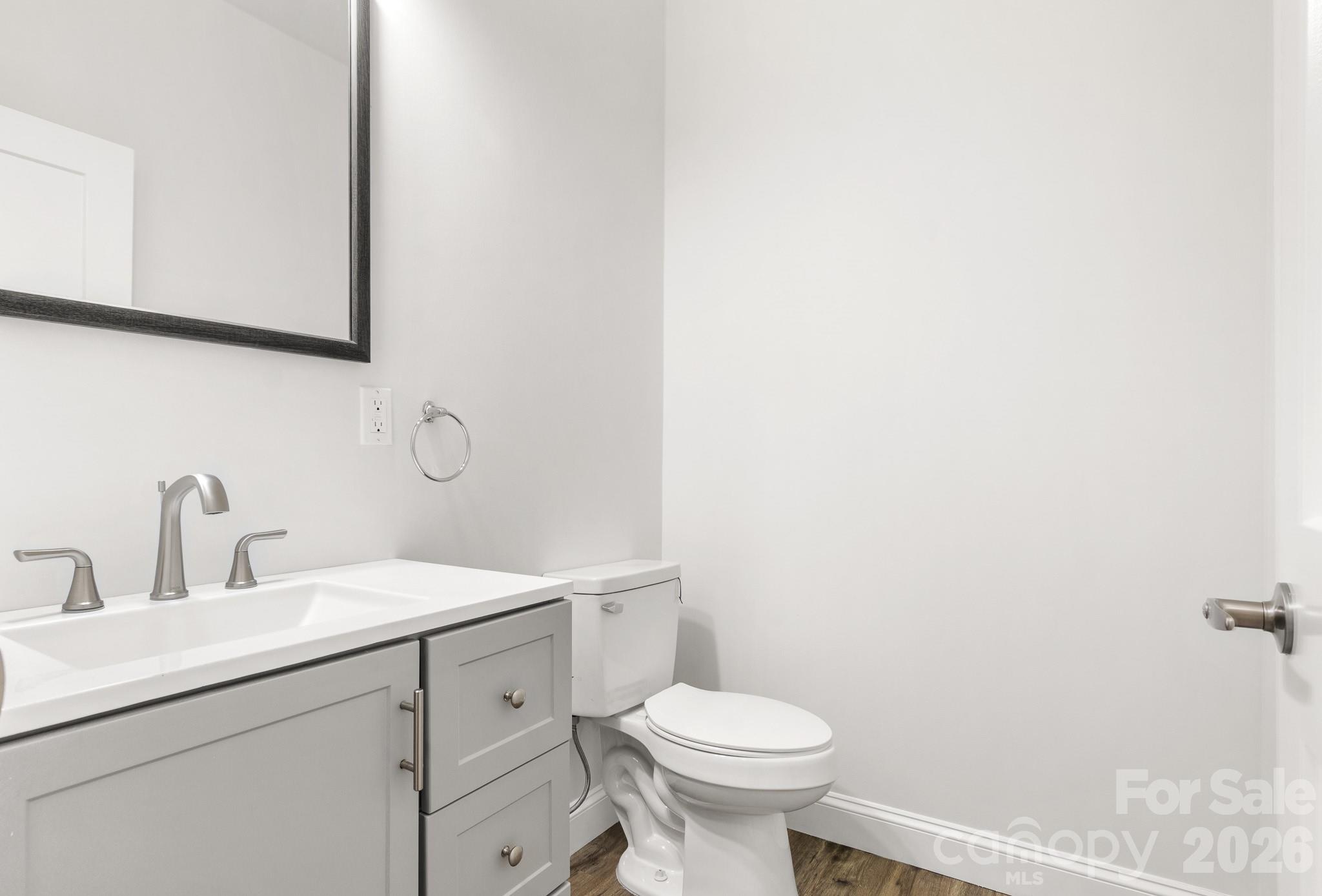 621 Norland Avenue Unit: 2