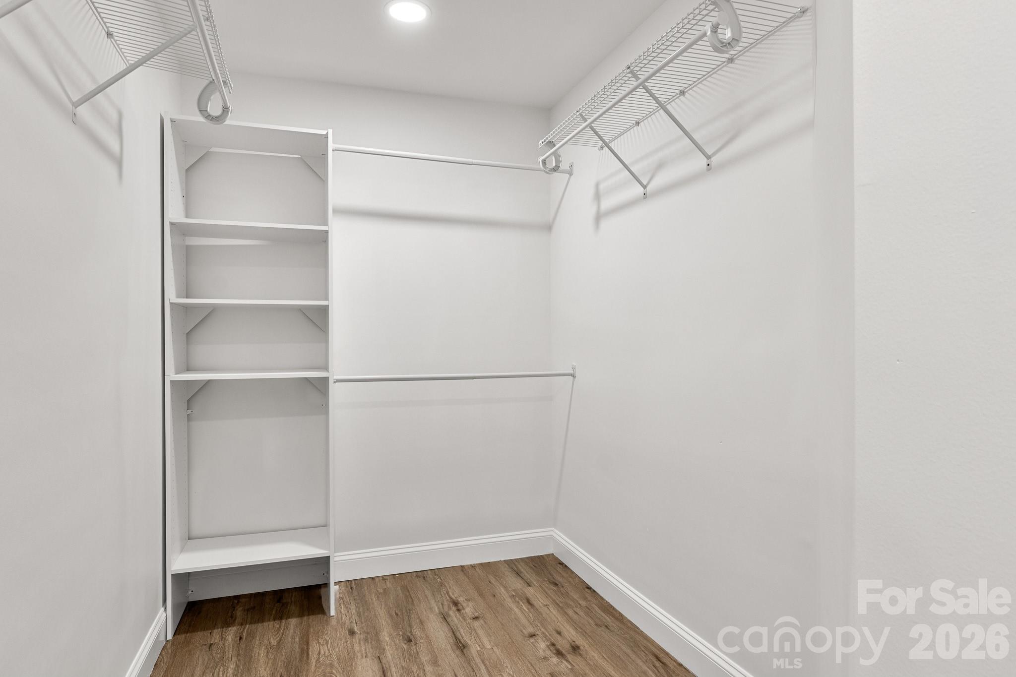 621 Norland Avenue Unit: 2
