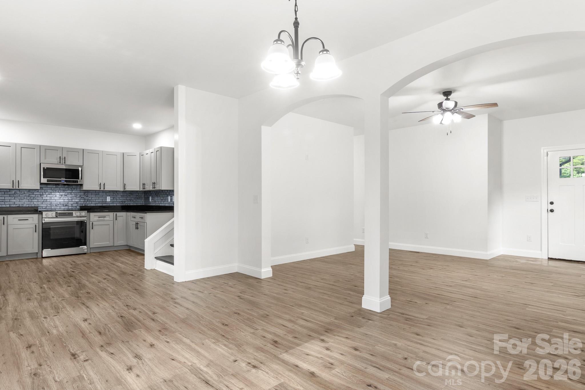 621 Norland Avenue Unit: 2