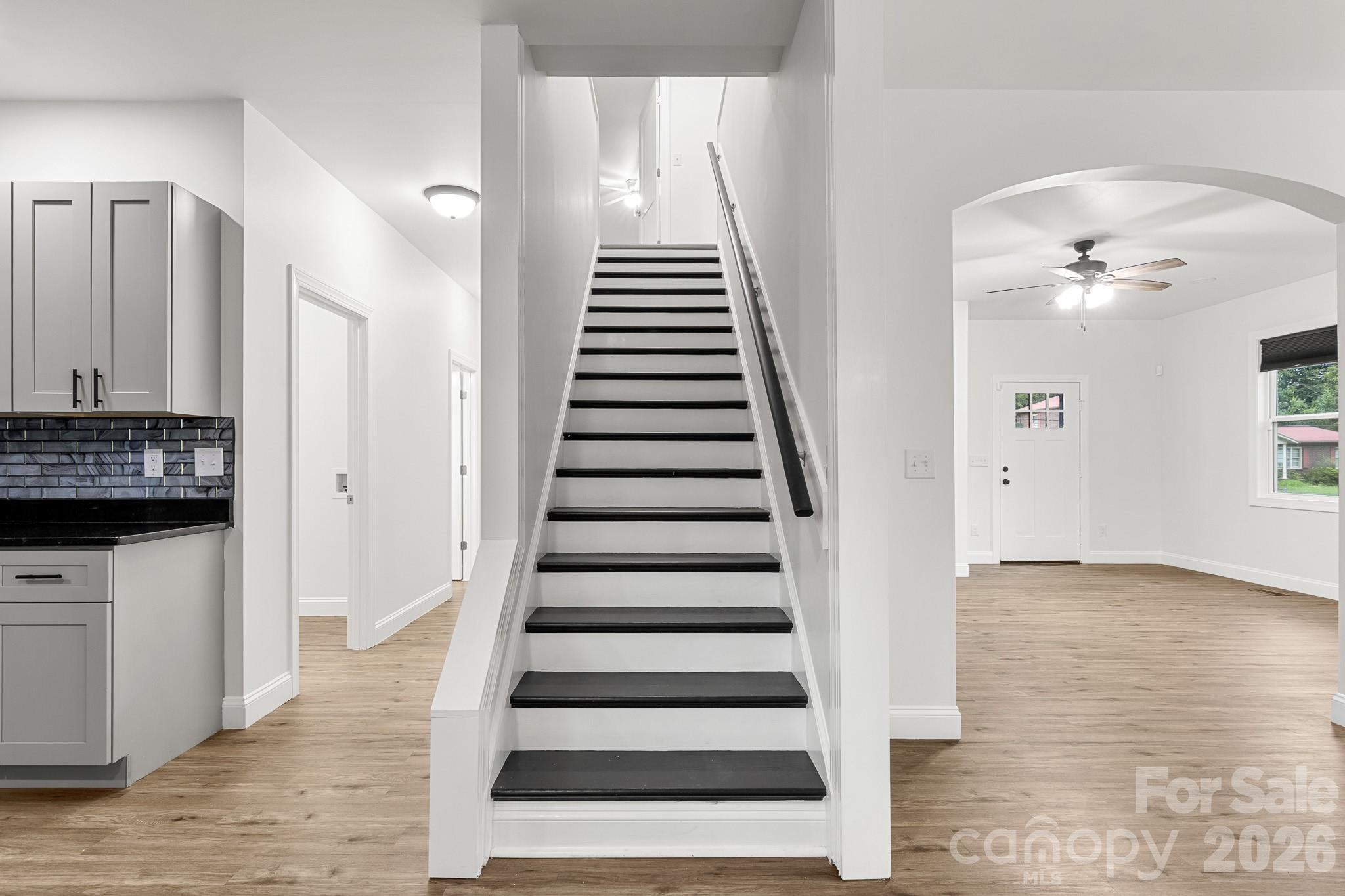 621 Norland Avenue Unit: 2