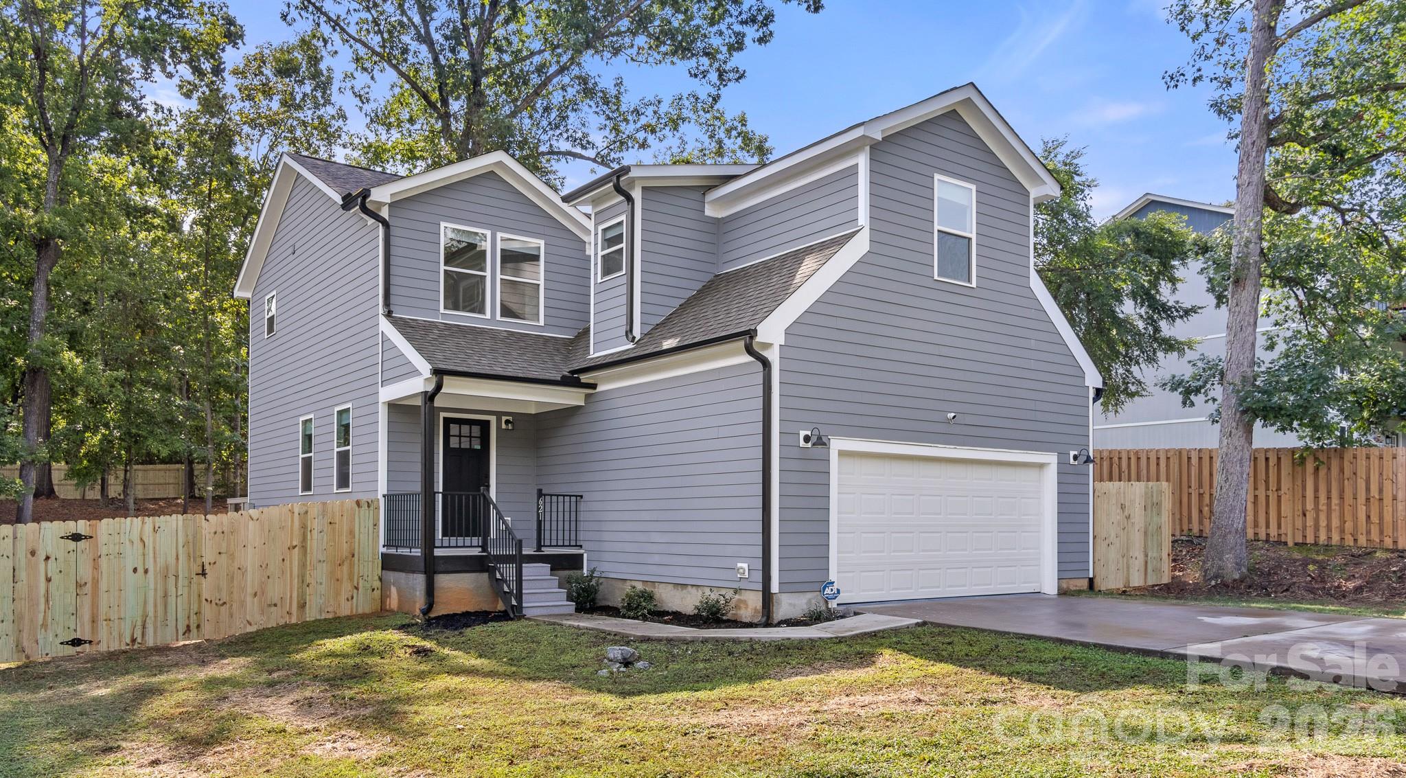 621 Norland Avenue Unit: 2