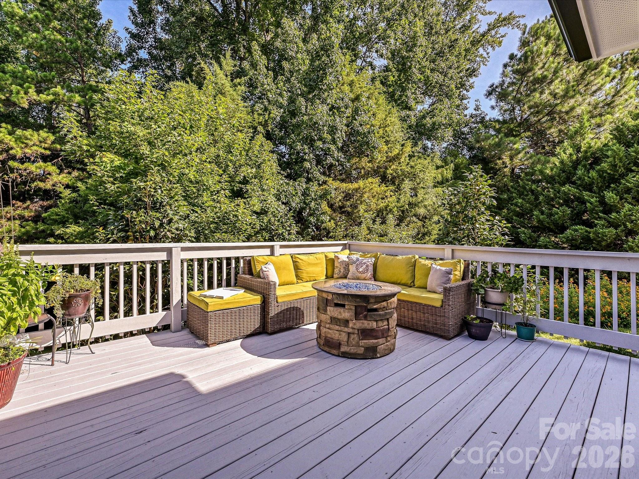 1104 Bassett Way