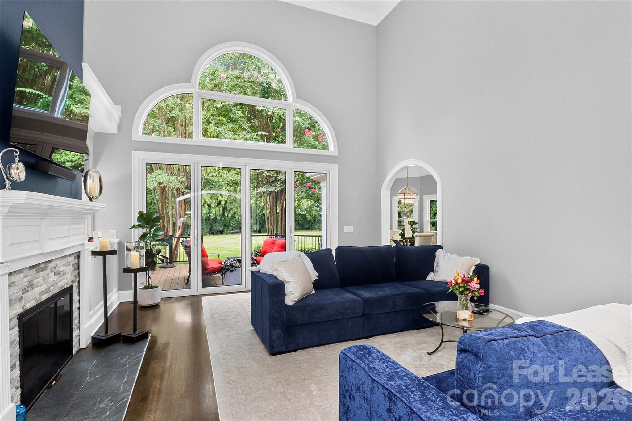 18928 Peninsula Point Drive